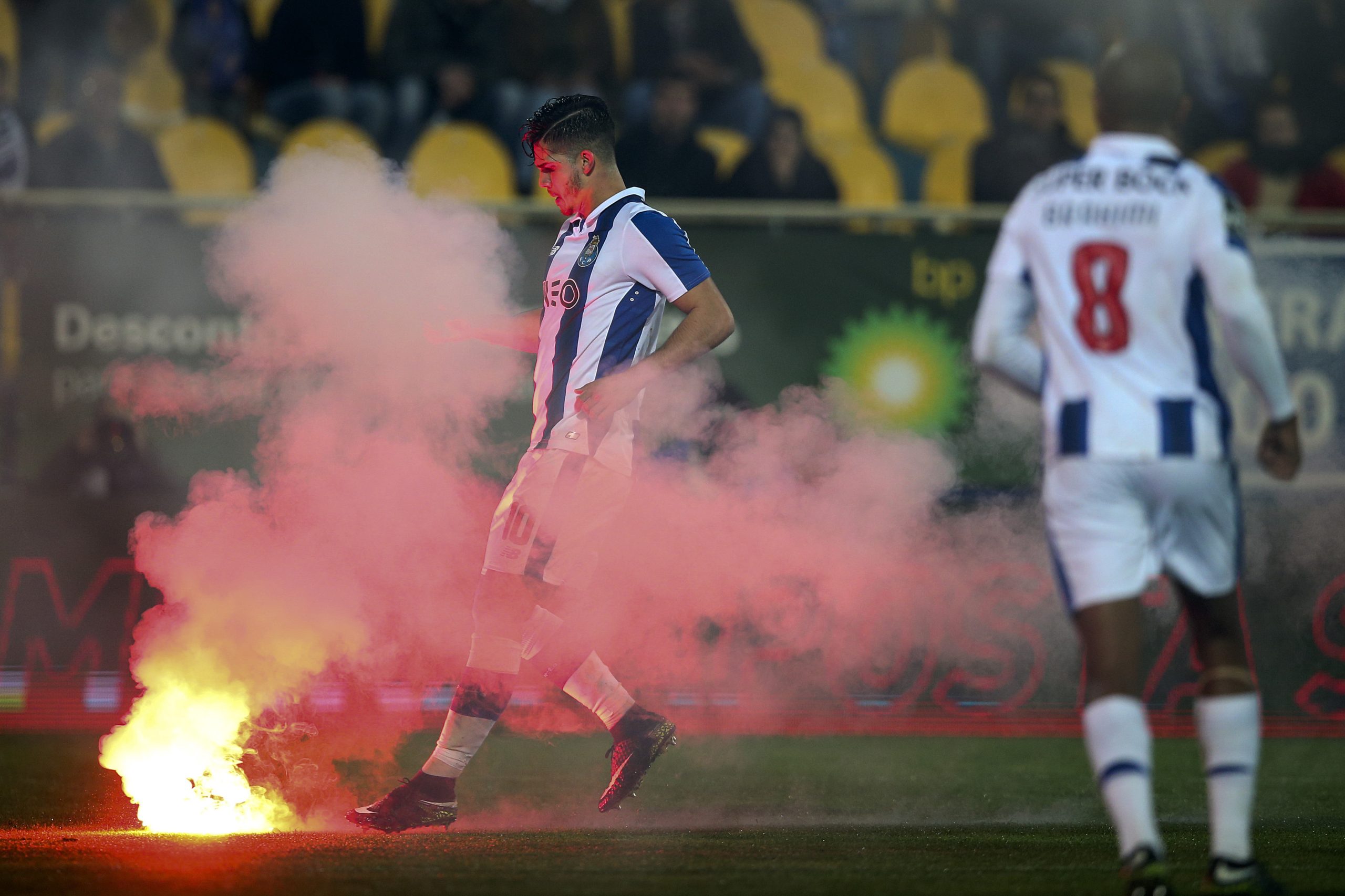 FC Porto também arrisca jogos à porta fechada por incidentes no Estoril