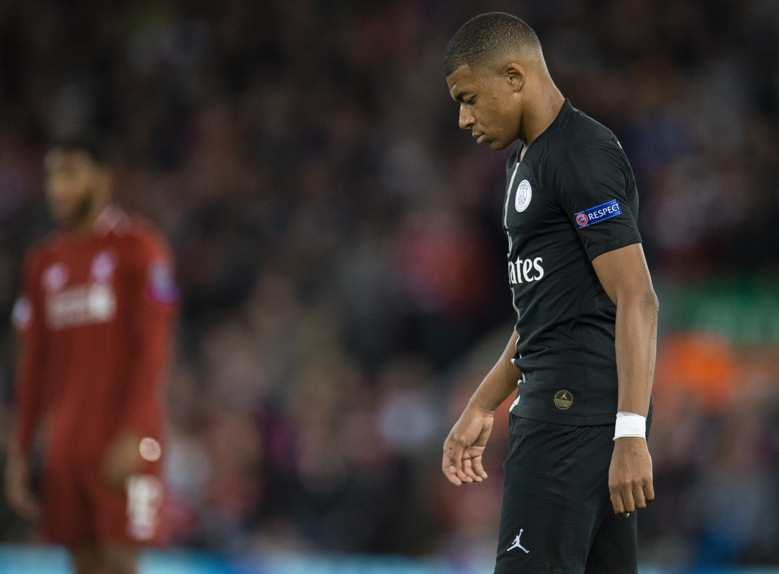 Federação francesa confirma suspensão de três jogos a Kylian Mbappé