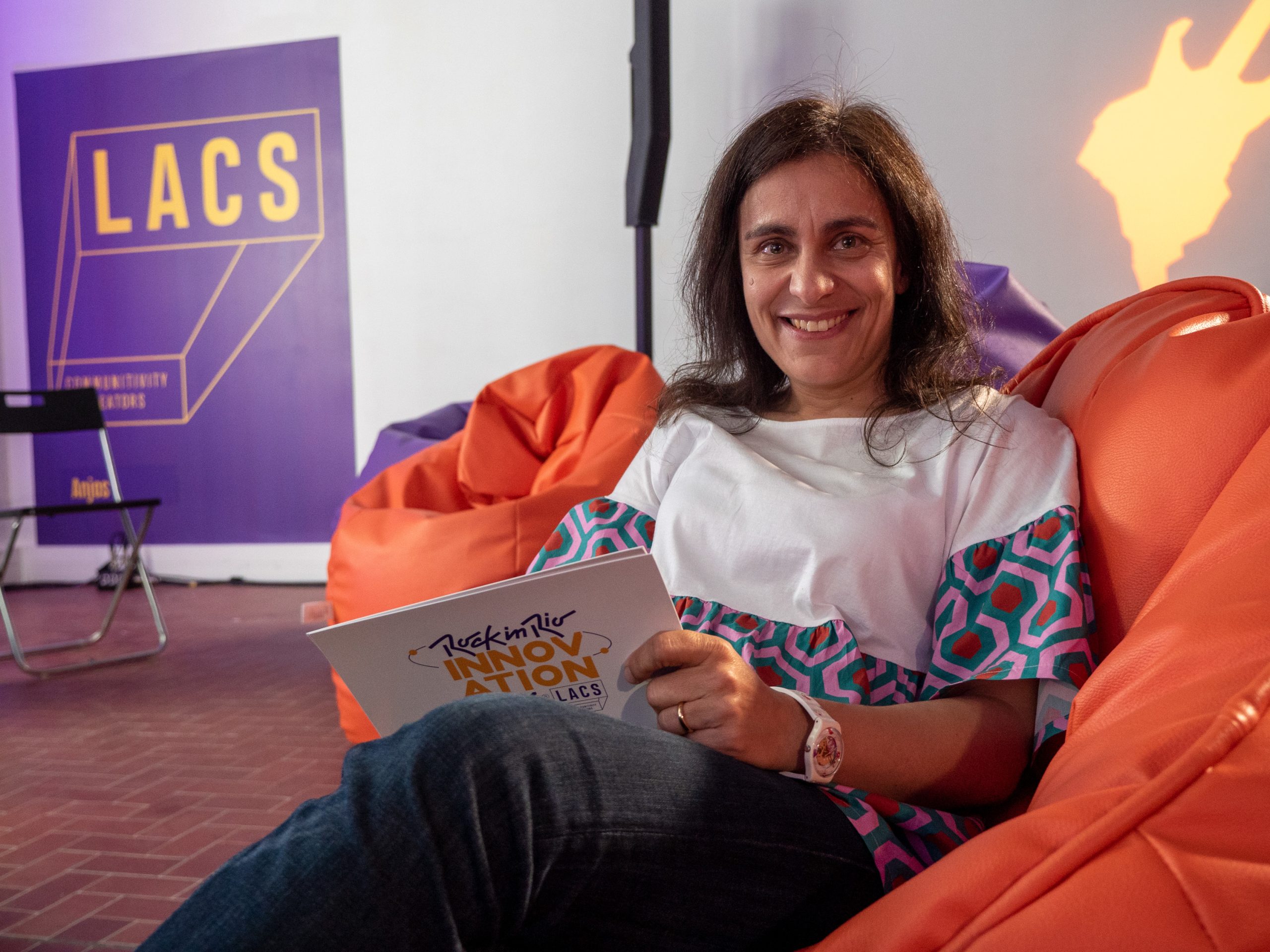 Ela disse que “a grande inovação é admitirmos que não nos conhecemos”. E depois, deu-nos música