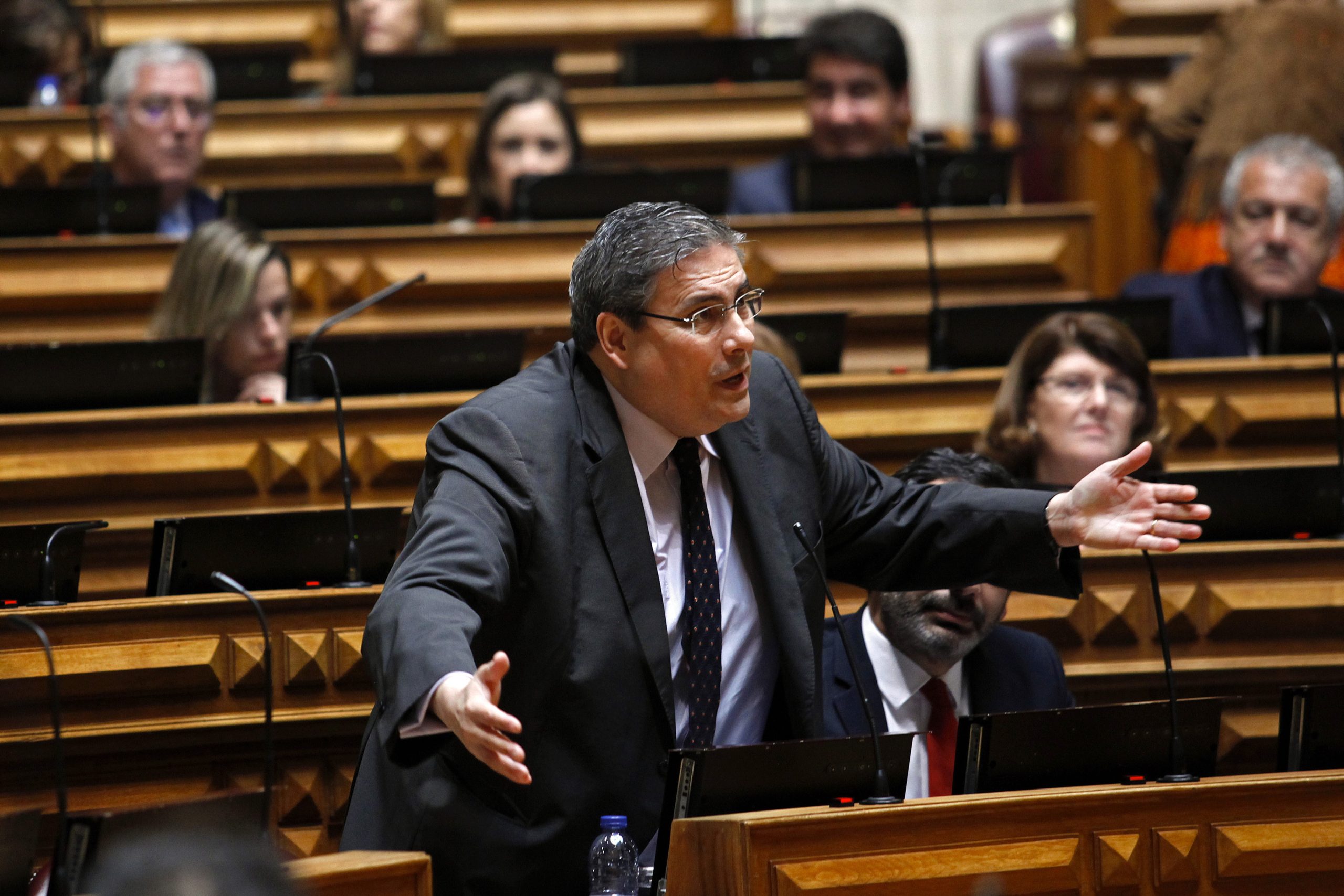 PSD devolve acusações ao Governo sobre incêndios. “Os casos em democracia nunca estão encerrados”