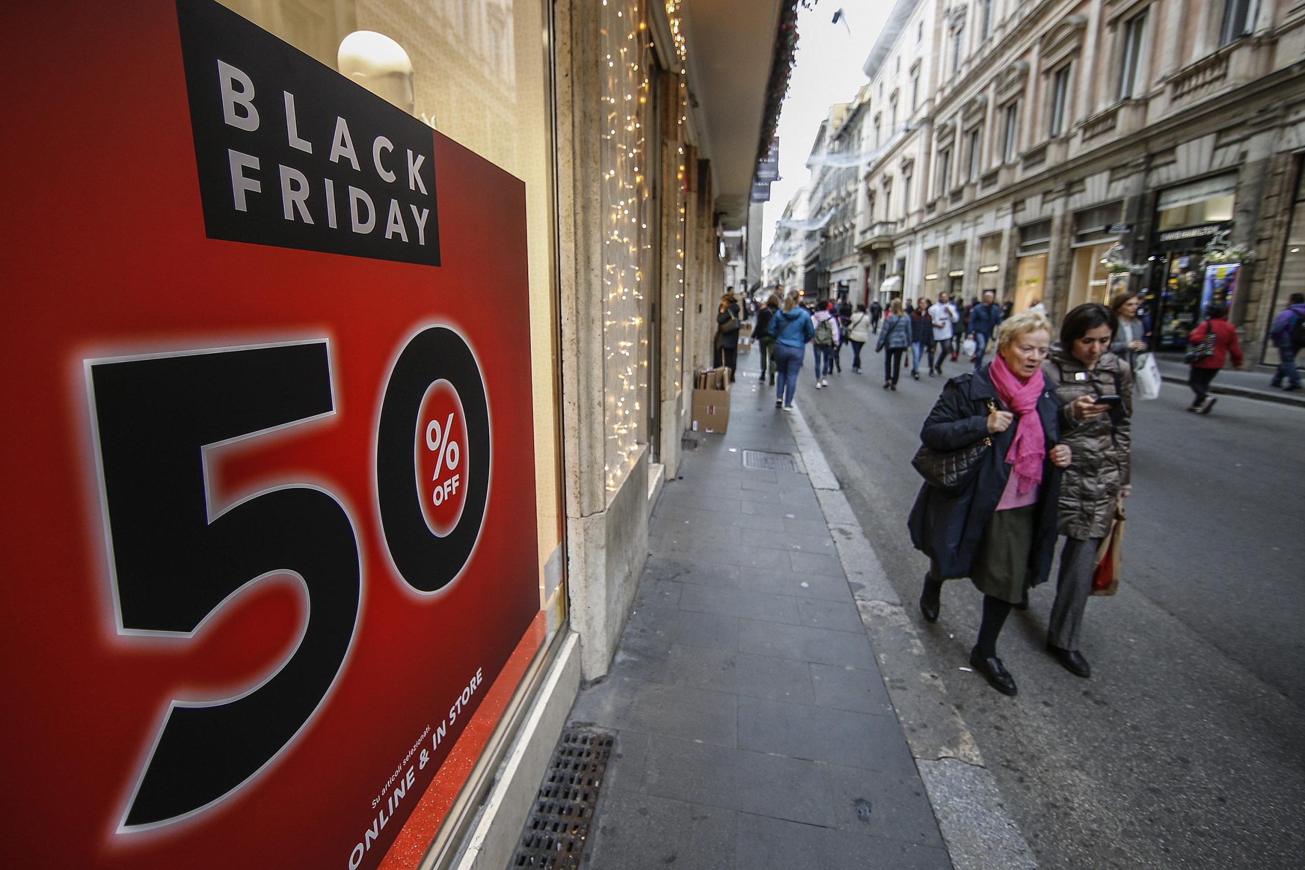 Associação de retalho espera níveis próximos aos de 2019 numa BlackFriday em que pode haver escassez