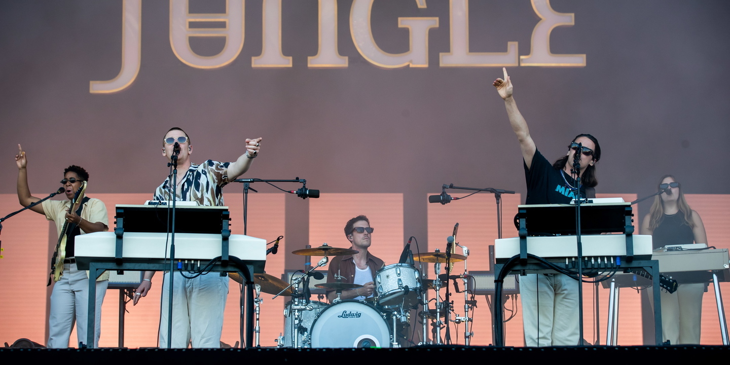 Jungle vão ser DJs ao pôr-do-sol em Cascais