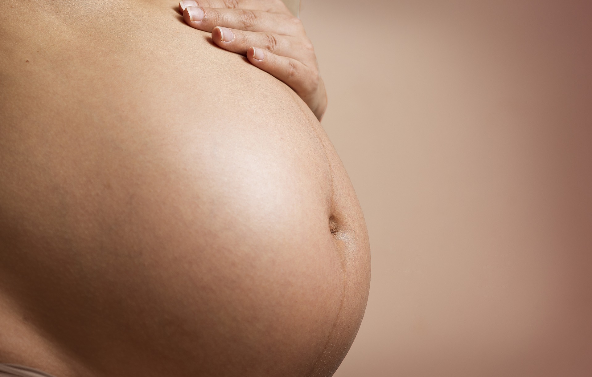 Falta de dadores masculinos aumenta lista e tempos de espera para tratamentos de fertilidade no SNS