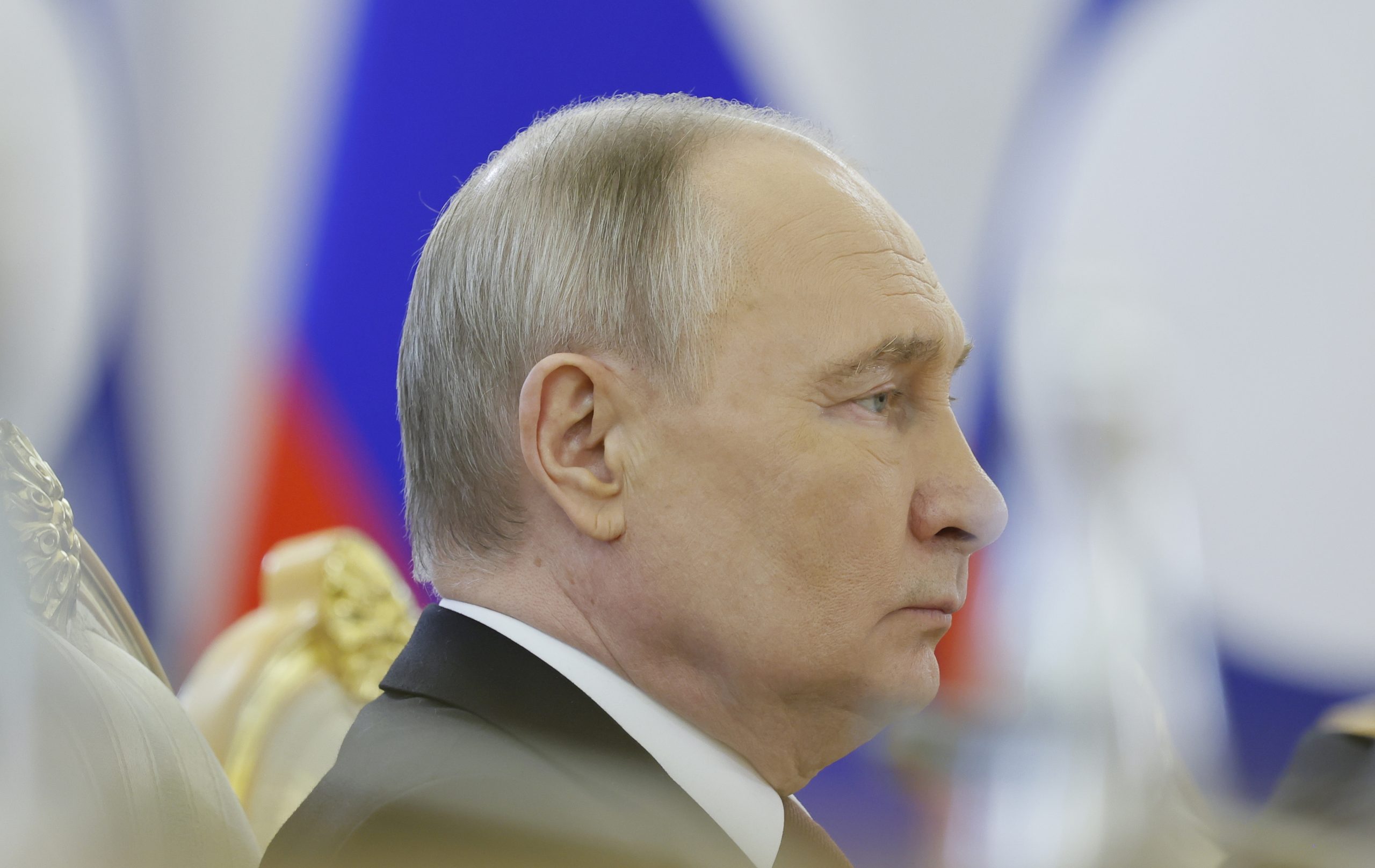 Putin assinala 10 anos dos referendos no Donbass e promete “devolver a paz” à região