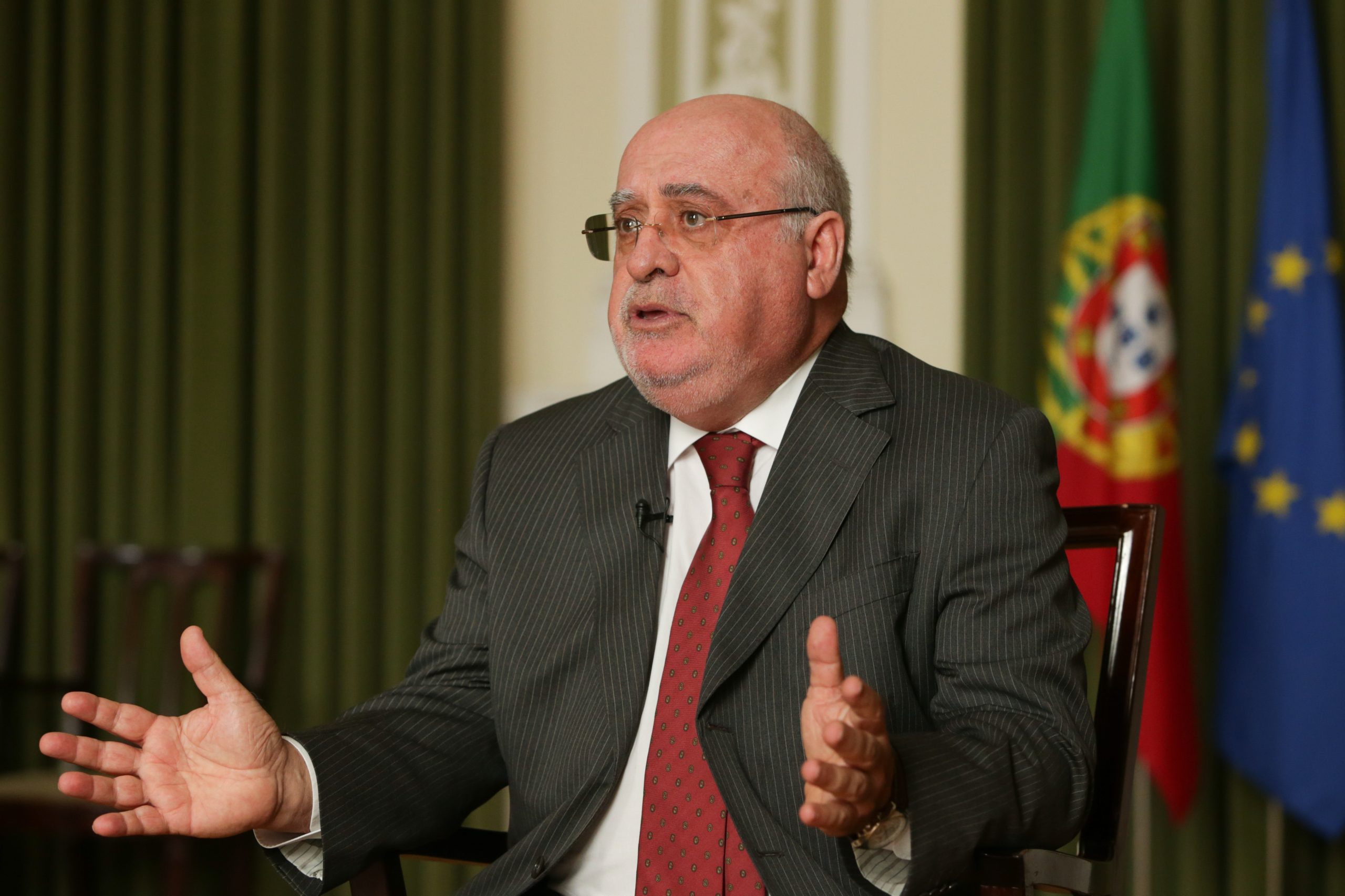 Governo considera “surreal” proposta do PSD para alargar cadastro simplificado a mais concelhos