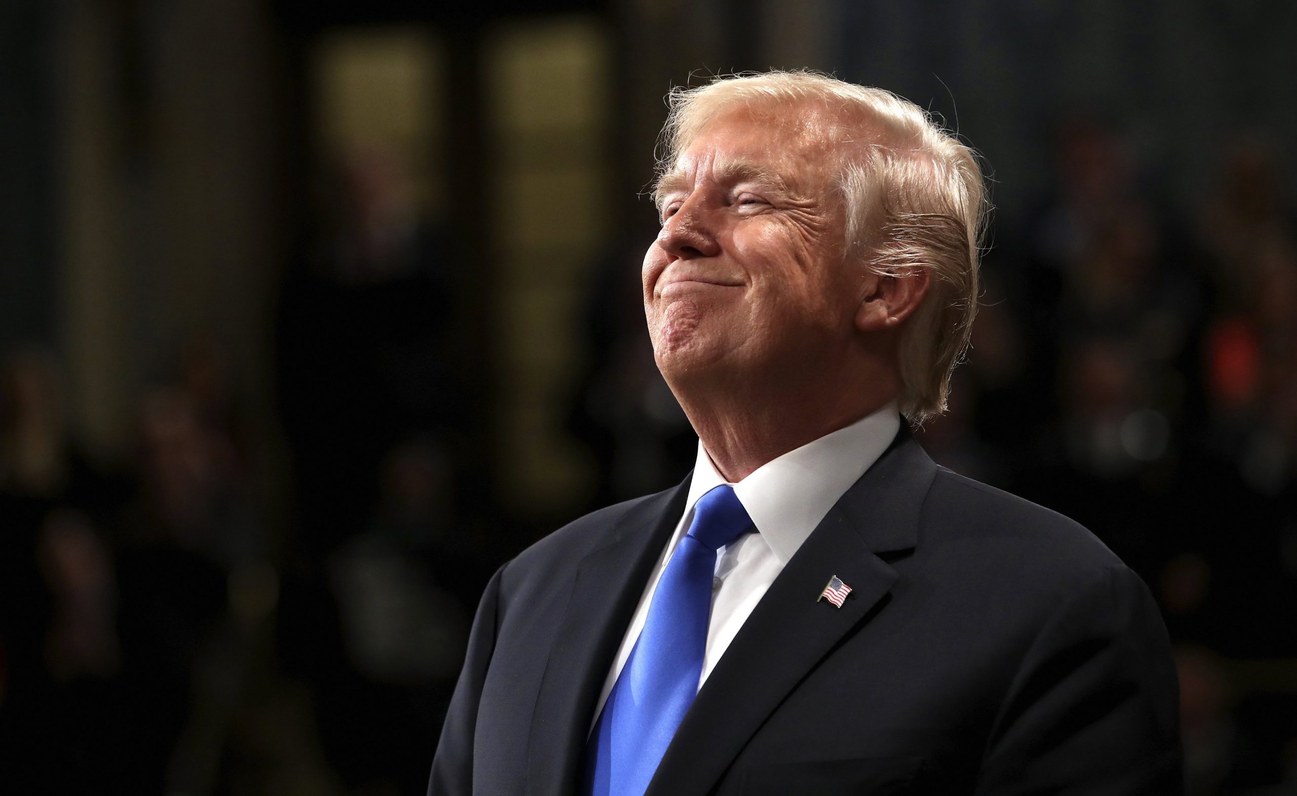 Trump decide não divulgar investigação sobre conspiração russa nas eleições de 2016