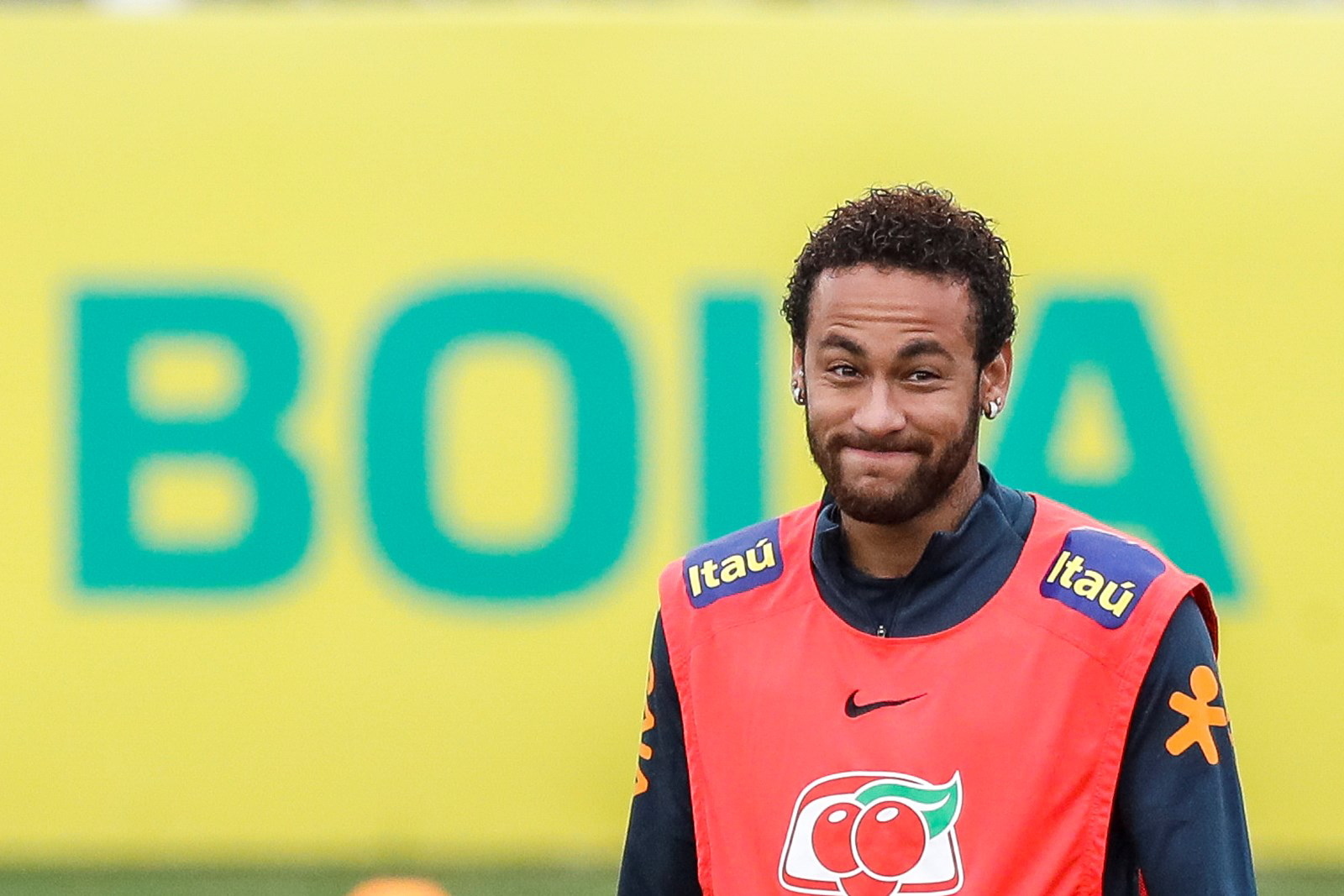 Tite diz que acusação de violação contra Neymar é “assunto pessoal”