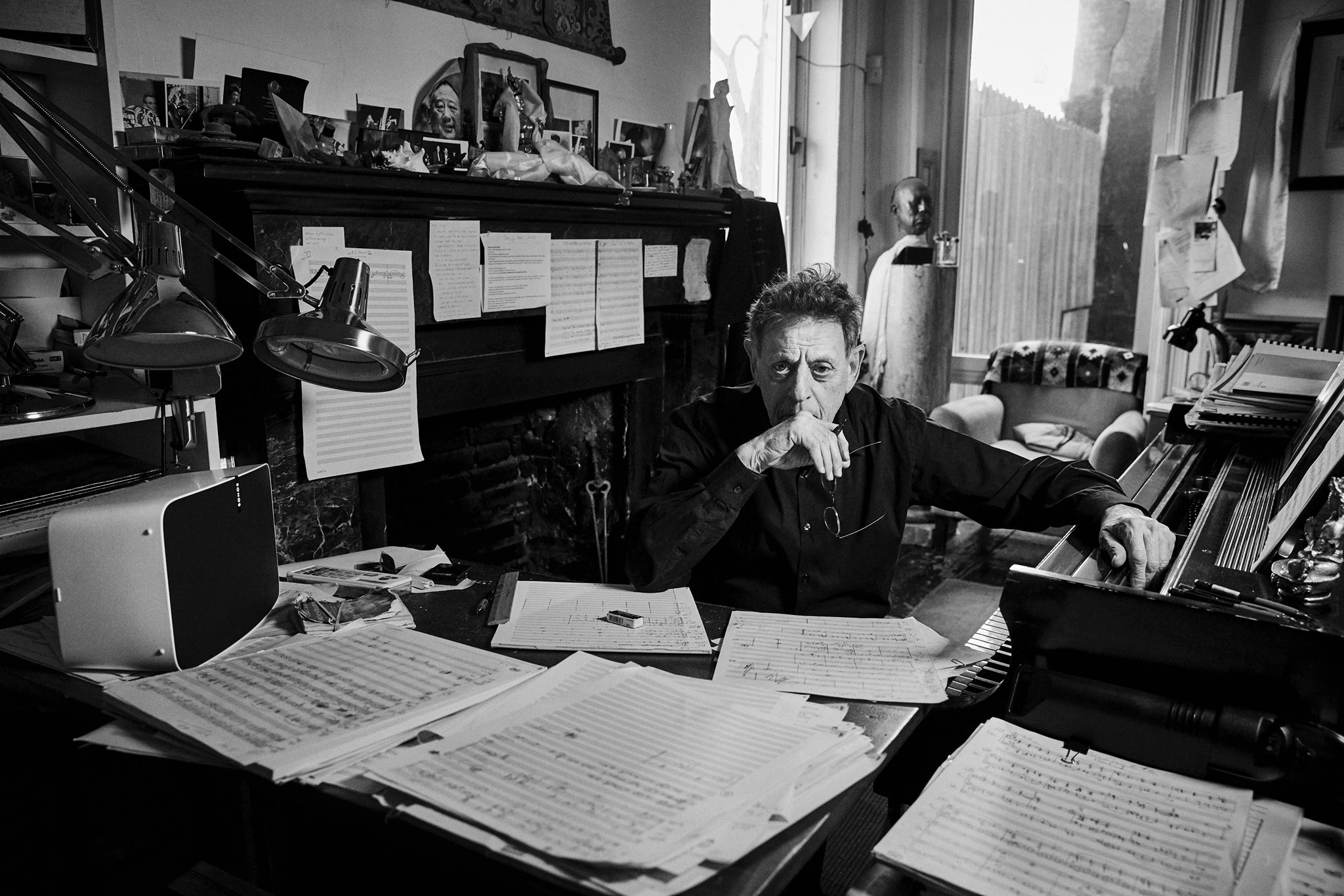 Philip Glass completa trilogia de sinfonias dedicadas a David Bowie