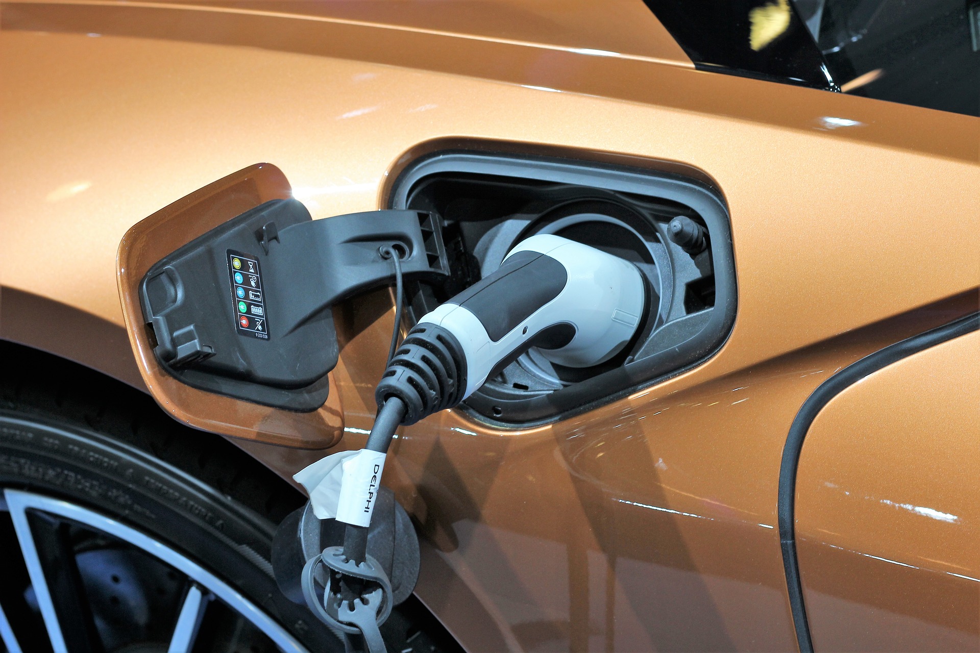 Veículos elétricos terão de se credenciar para terem descontos de 75% nas ex-SCUT