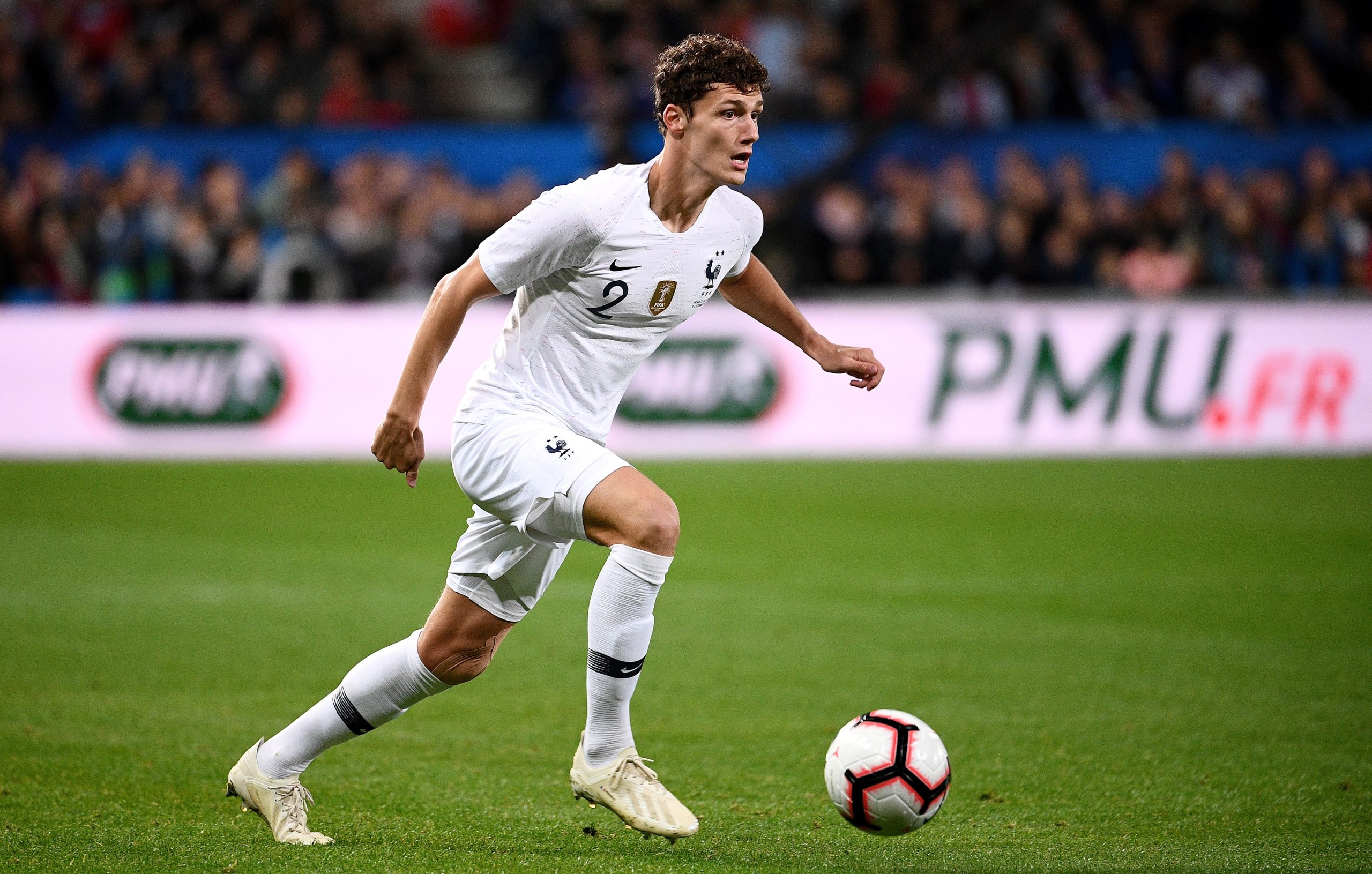 Campeão mundial Pavard é reforço do Bayern Munique a partir da próxima época