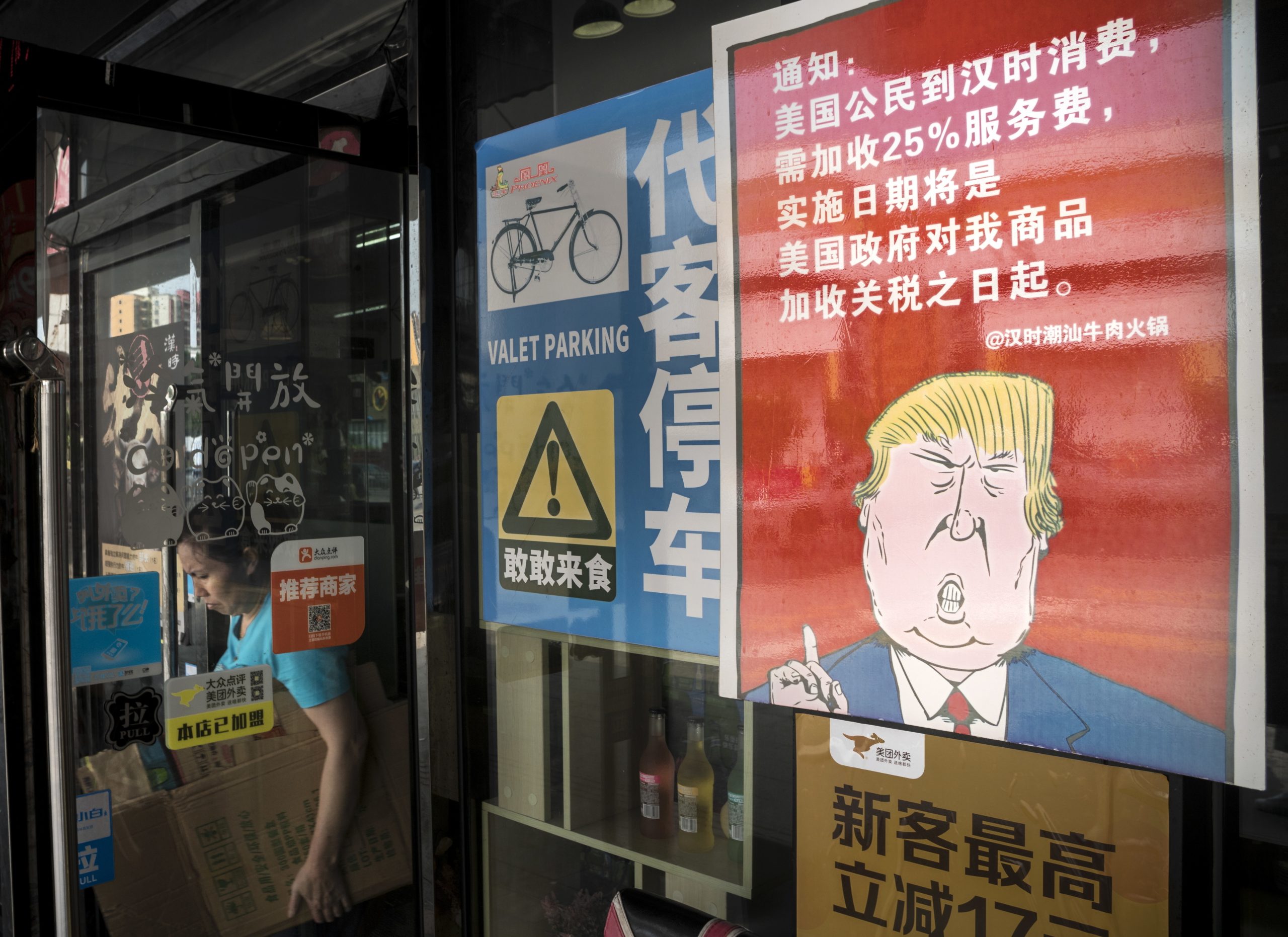 China promete retaliar face às novas tarifas alfandegárias anunciadas por Trump