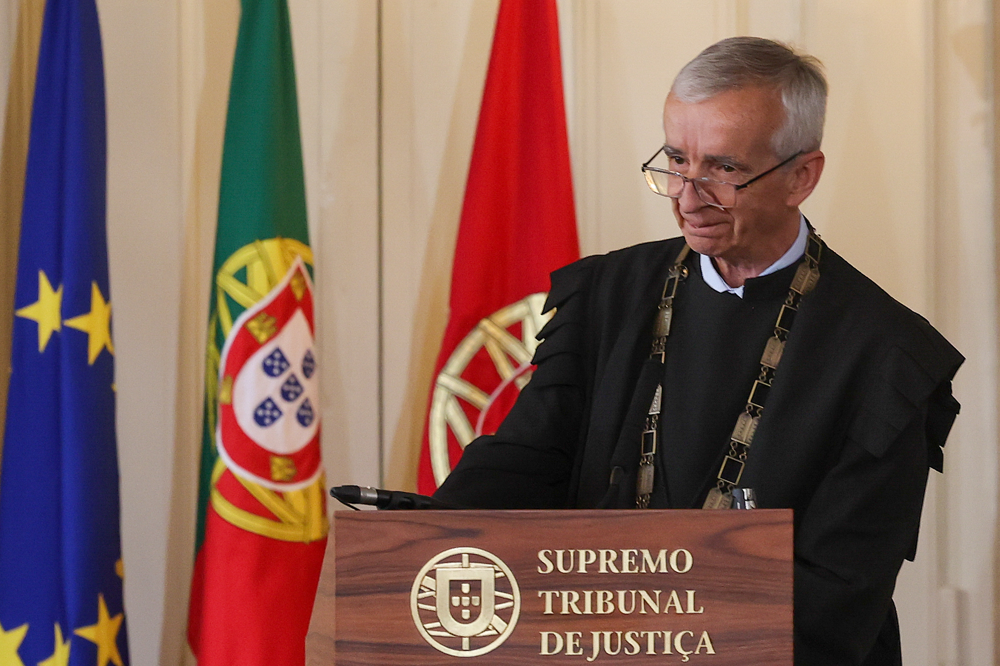Em dia de debate e reuniões políticas. Presidente do Supremo avisa que queda do Governo pode colocar em causa o tribunal