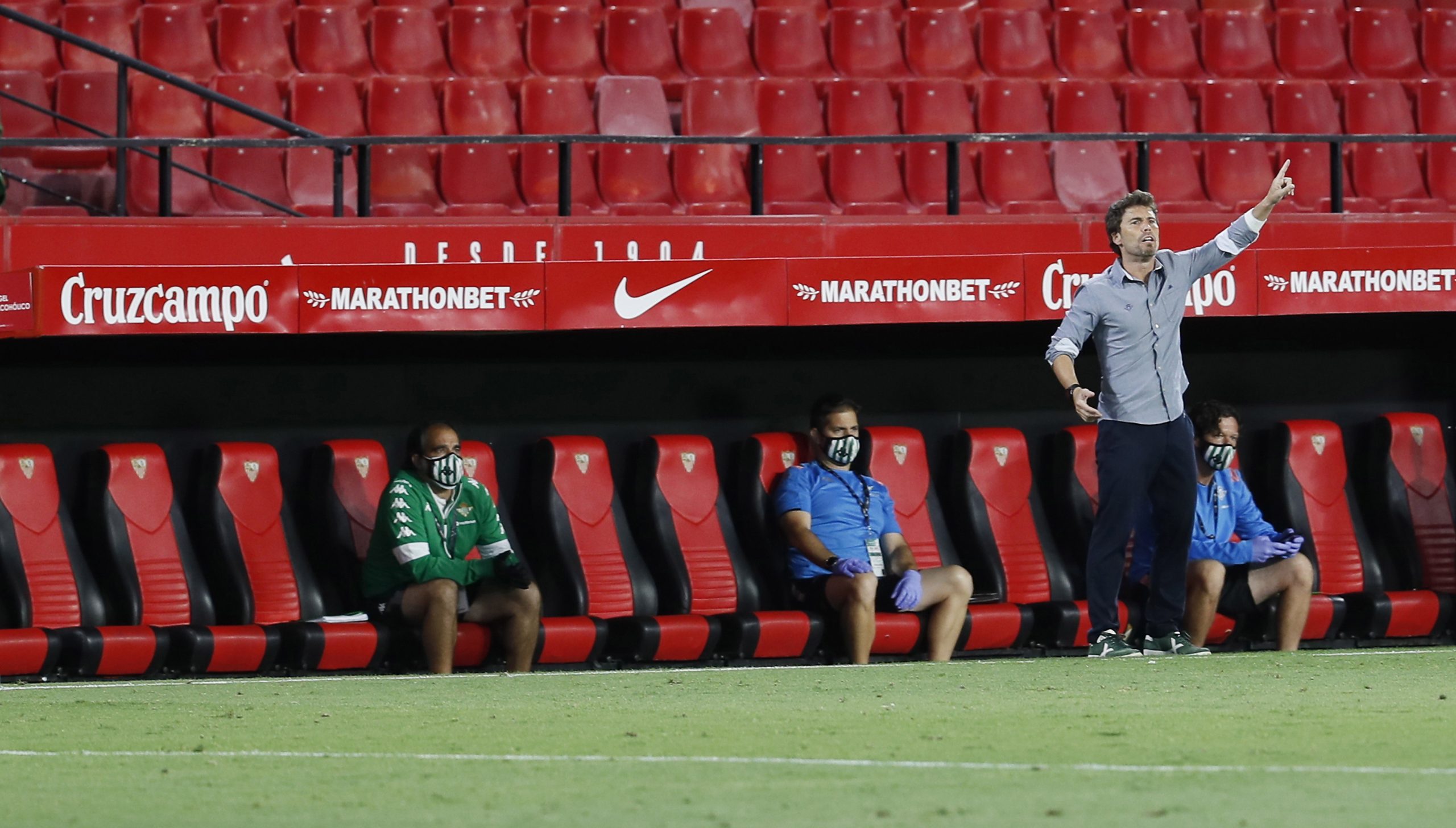 Betis anuncia saída de Rubi e apresenta Trujillo como treinador até final da época