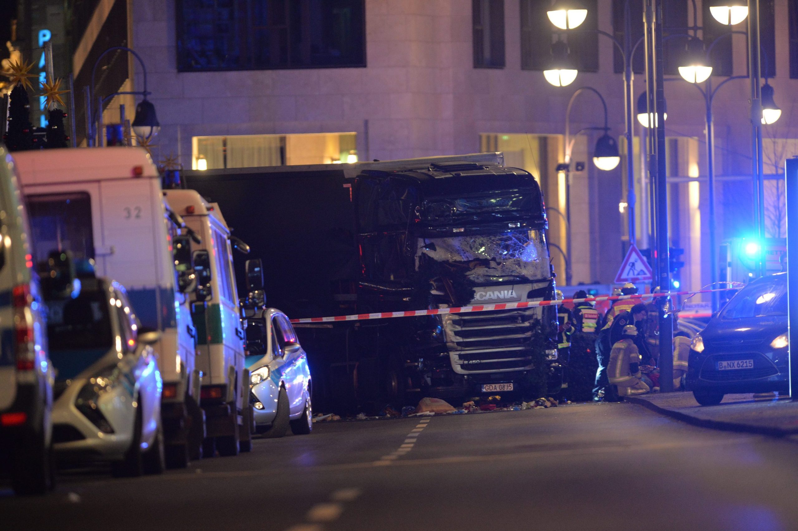 Berlim: 12 mortos, 48 feridos e um ataque por explicar