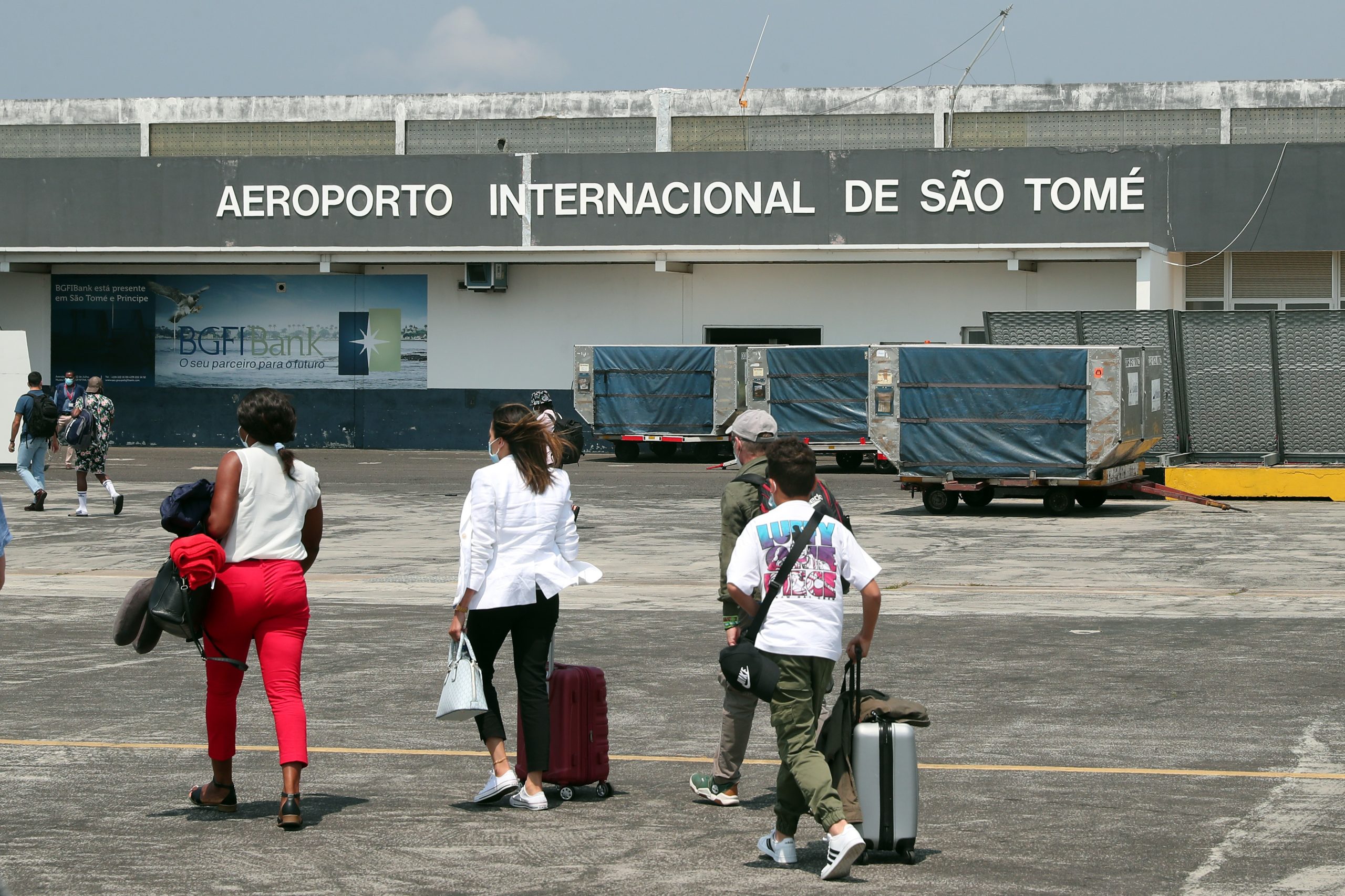 Aeroporto internacional de São Tomé passa a chamar-se “Nuno Xavier”