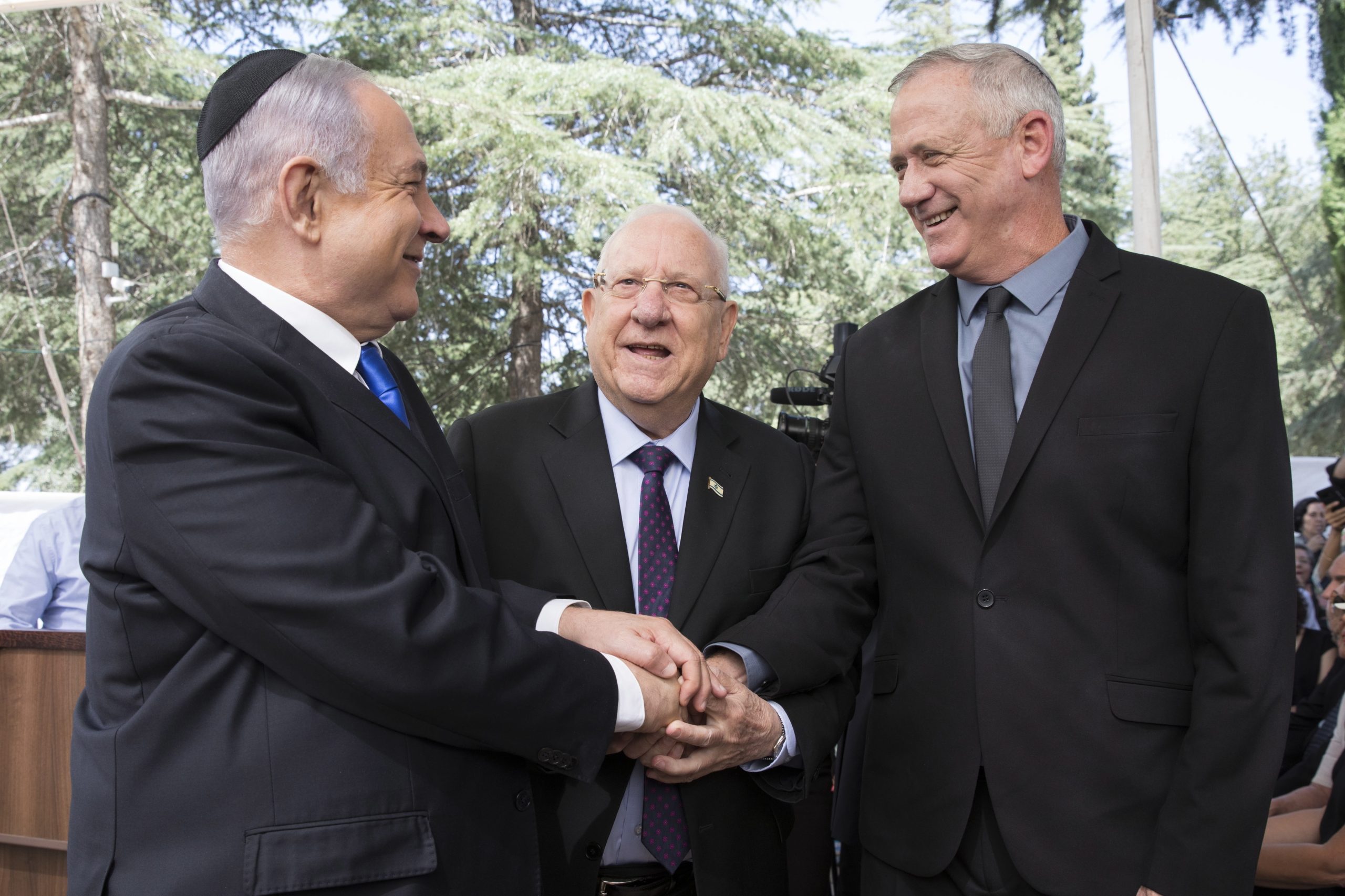 Israel. Parlamento aprova Governo de união entre Netanyahu e Gantz