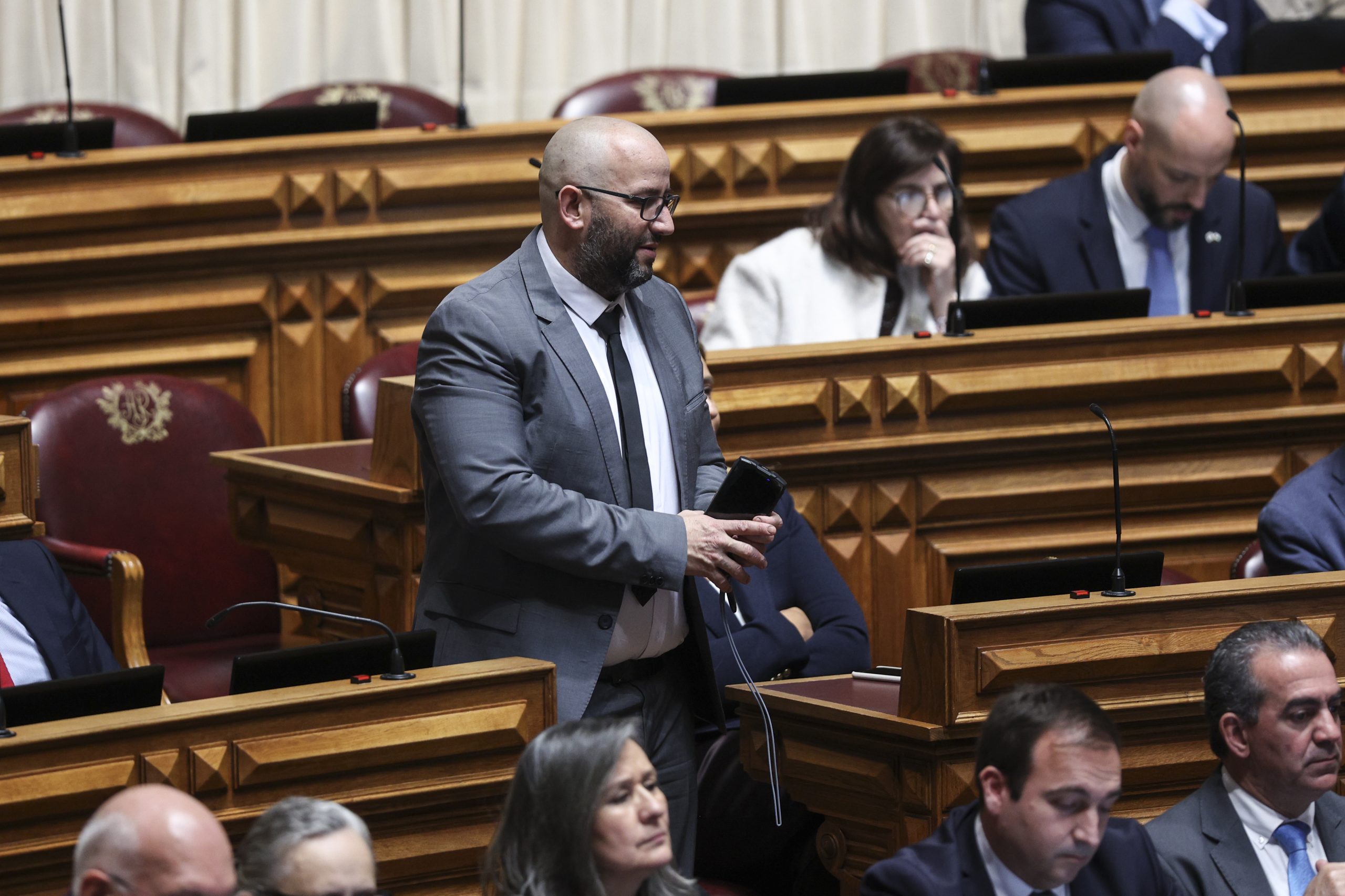 Parlamento confirma quinta-feira o levantamento da imunidade do deputado Miguel Arruda