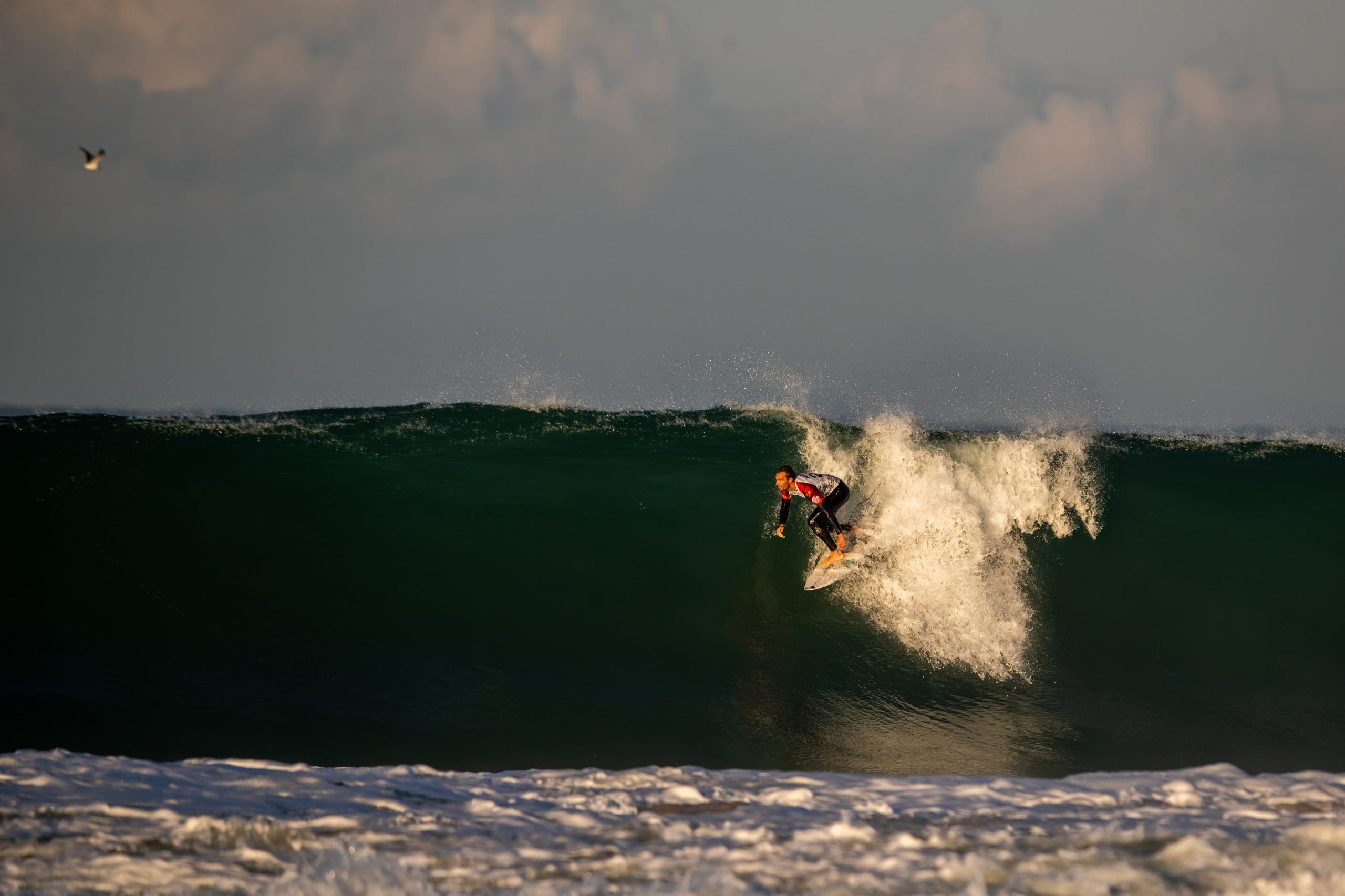 Líder virtual do circuito mundial de surf afasta ‘Kikas’ de Peniche