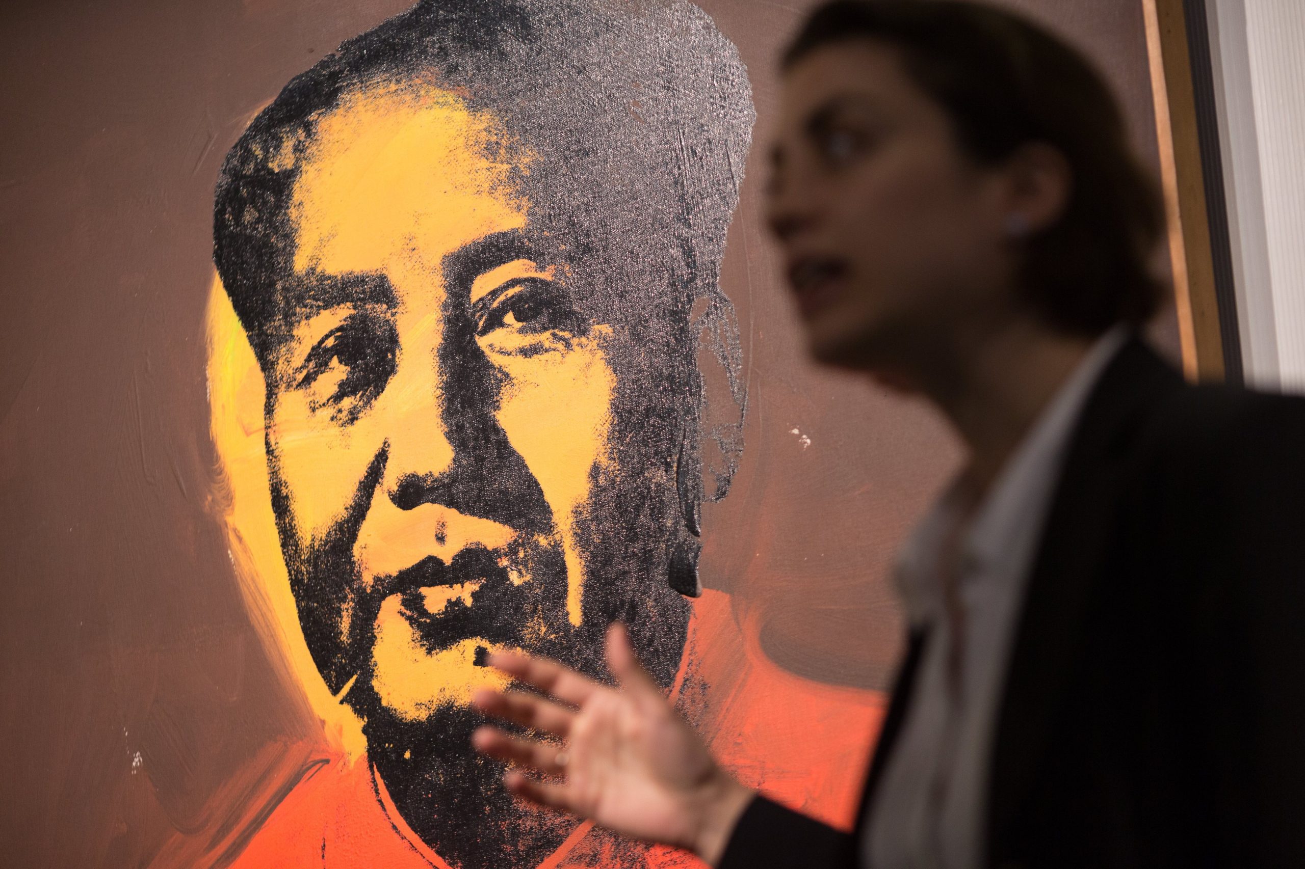 O famoso retrato de Mao Zedong, por Andy Warhol, foi vendido por 12 milhões de euros
