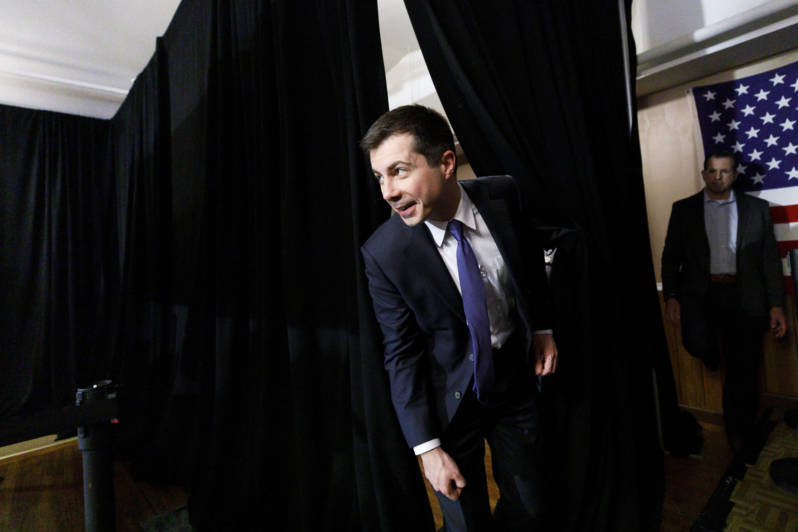 Estados Unidos: Biden escolhe antigo adversário Pete Buttigieg para Secretário dos Transportes