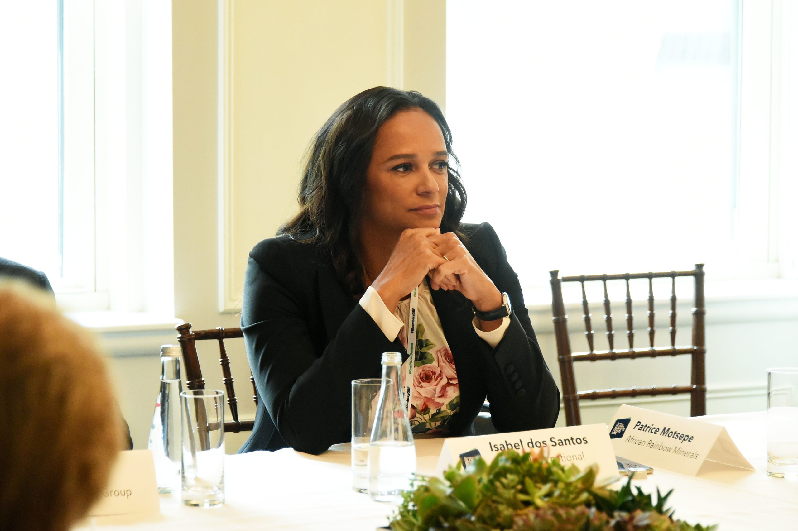 Isabel dos Santos contesta ‘Alerta Vermelho’ da Interpol. Empresária diz que se baseia em “informações falsas”