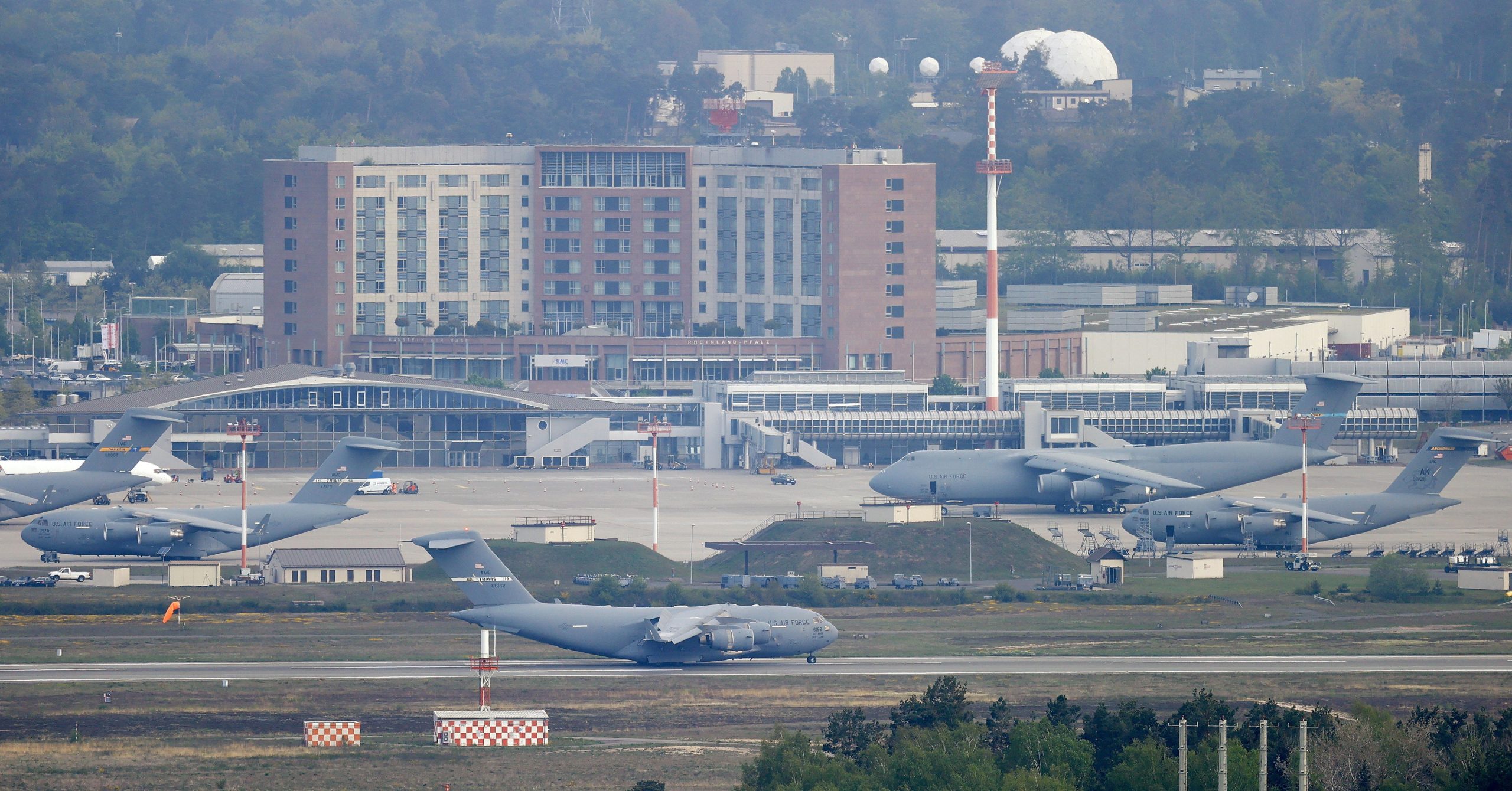 EUA e aliados reúnem-se hoje em Ramstein para discutir envio de armas de longo alcance para Ucrânia