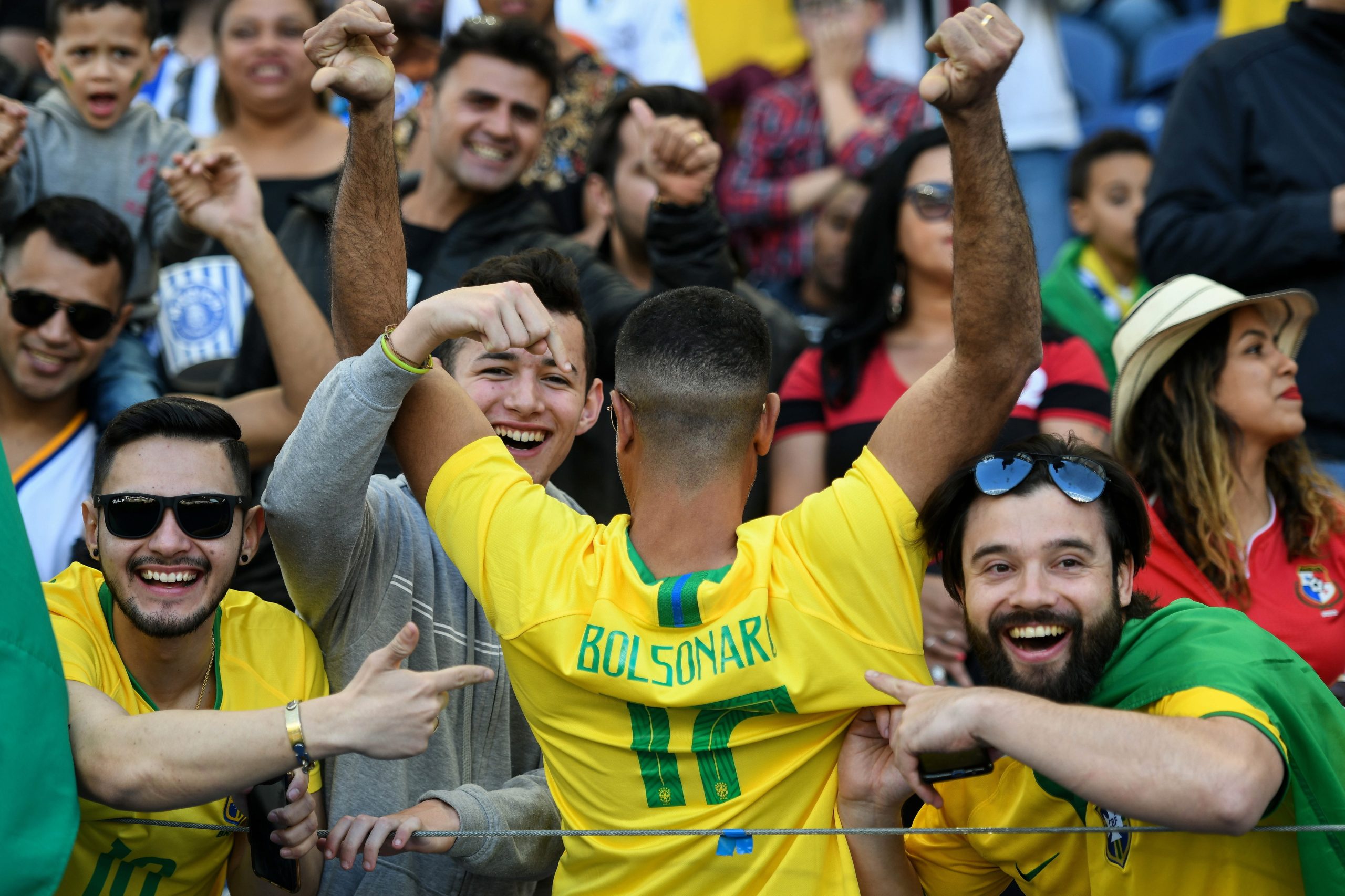 Política Vs. Futebol: Nomes dos candidatos às eleições no Brasil estão proibidos na nova camisola da ‘canarinha’