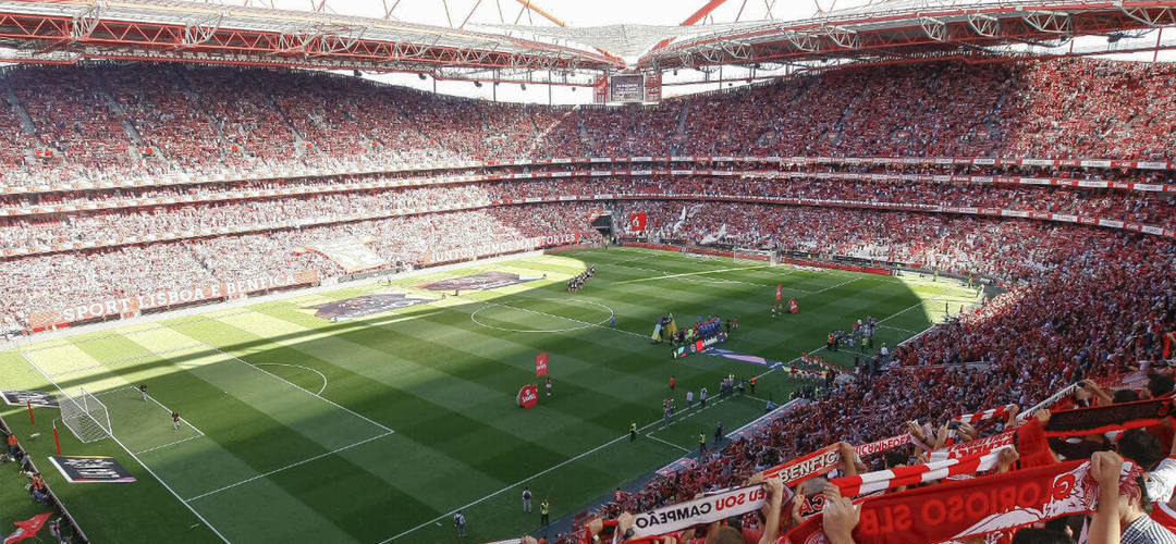 Adepto do Benfica esfaqueado durante intervalo do jogo com o AVS SAD