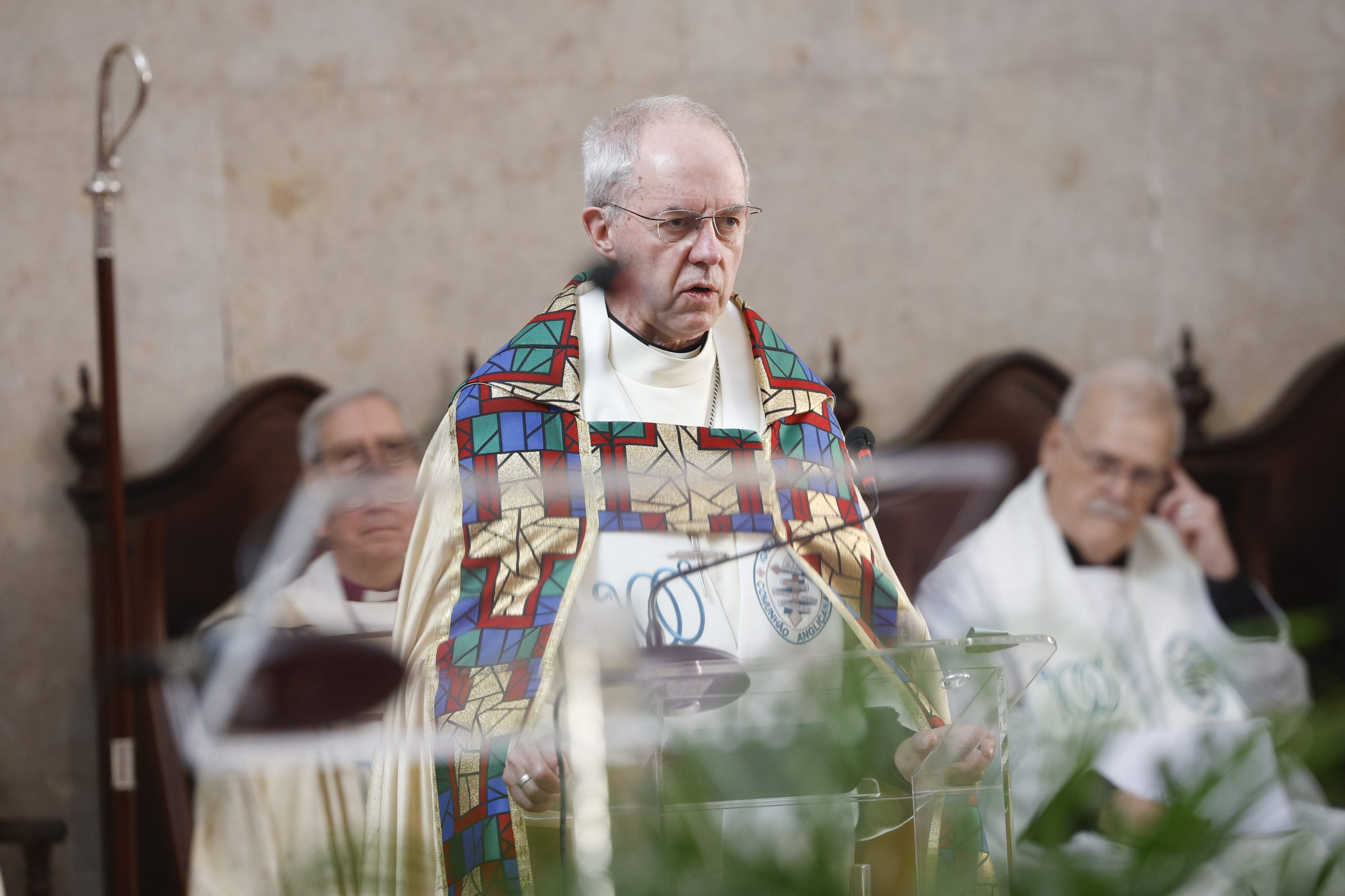 Vítima de John Smyth pede que mais bispos renunciem por encobrimento de abusos na Igreja Anglicana