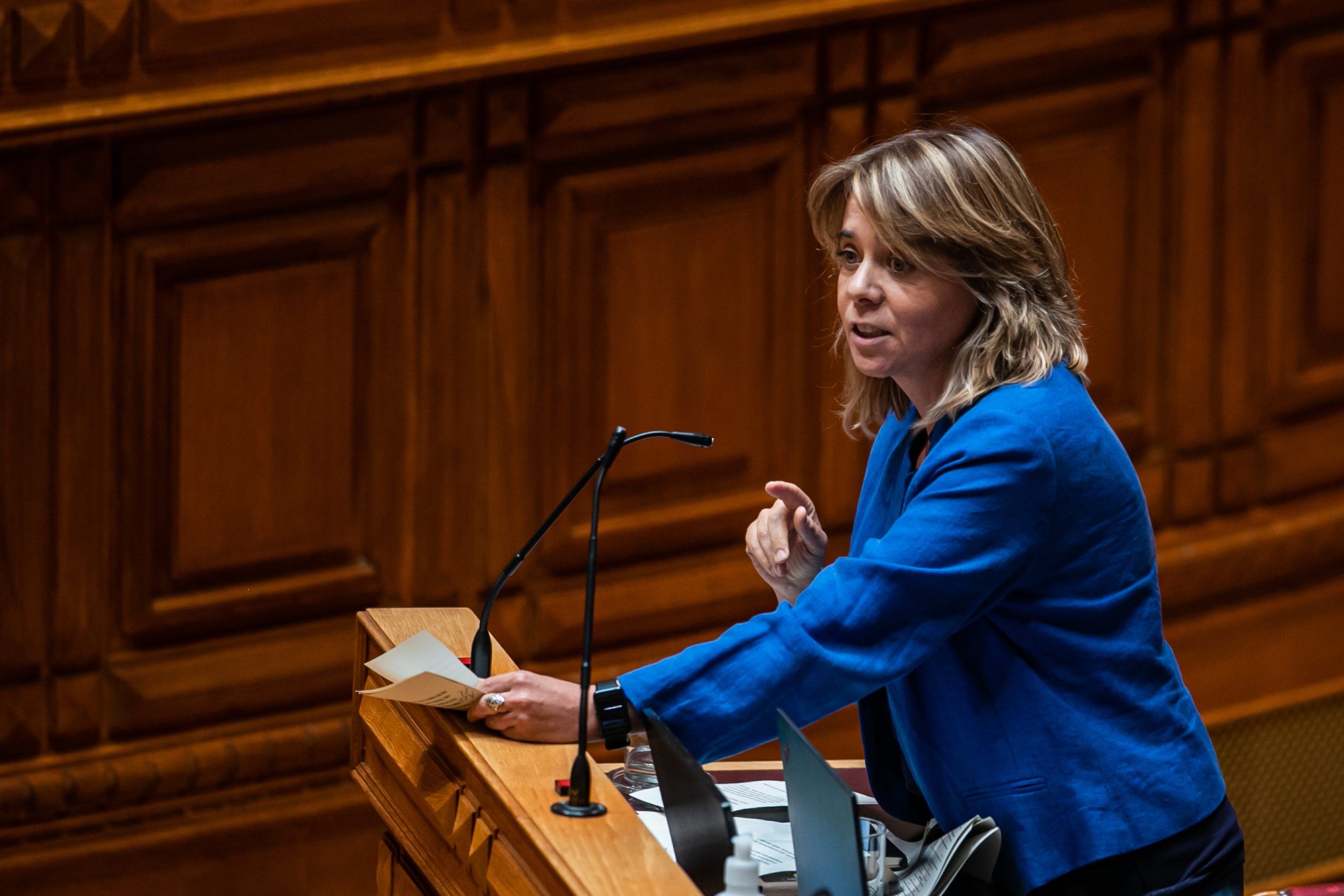 “Se não precisava, porque é que pediu?”, pergunta Catarina Martins sobre apoios a Mário Ferreira