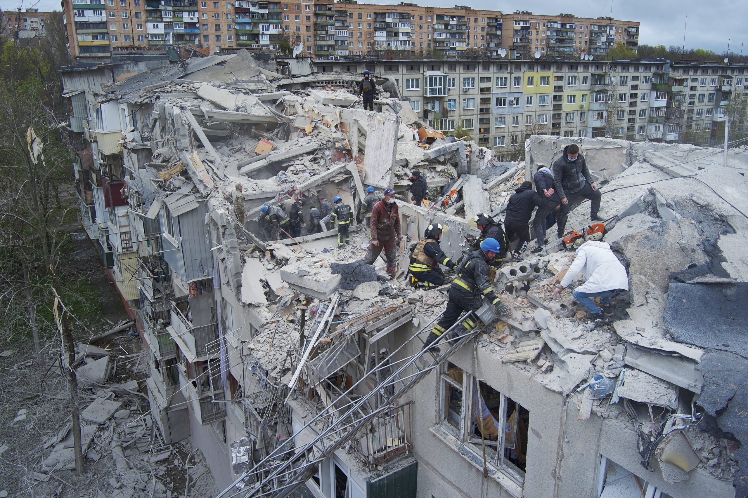 Sobe para 13 o número de mortos no ataque russo à cidade de Sloviansk
