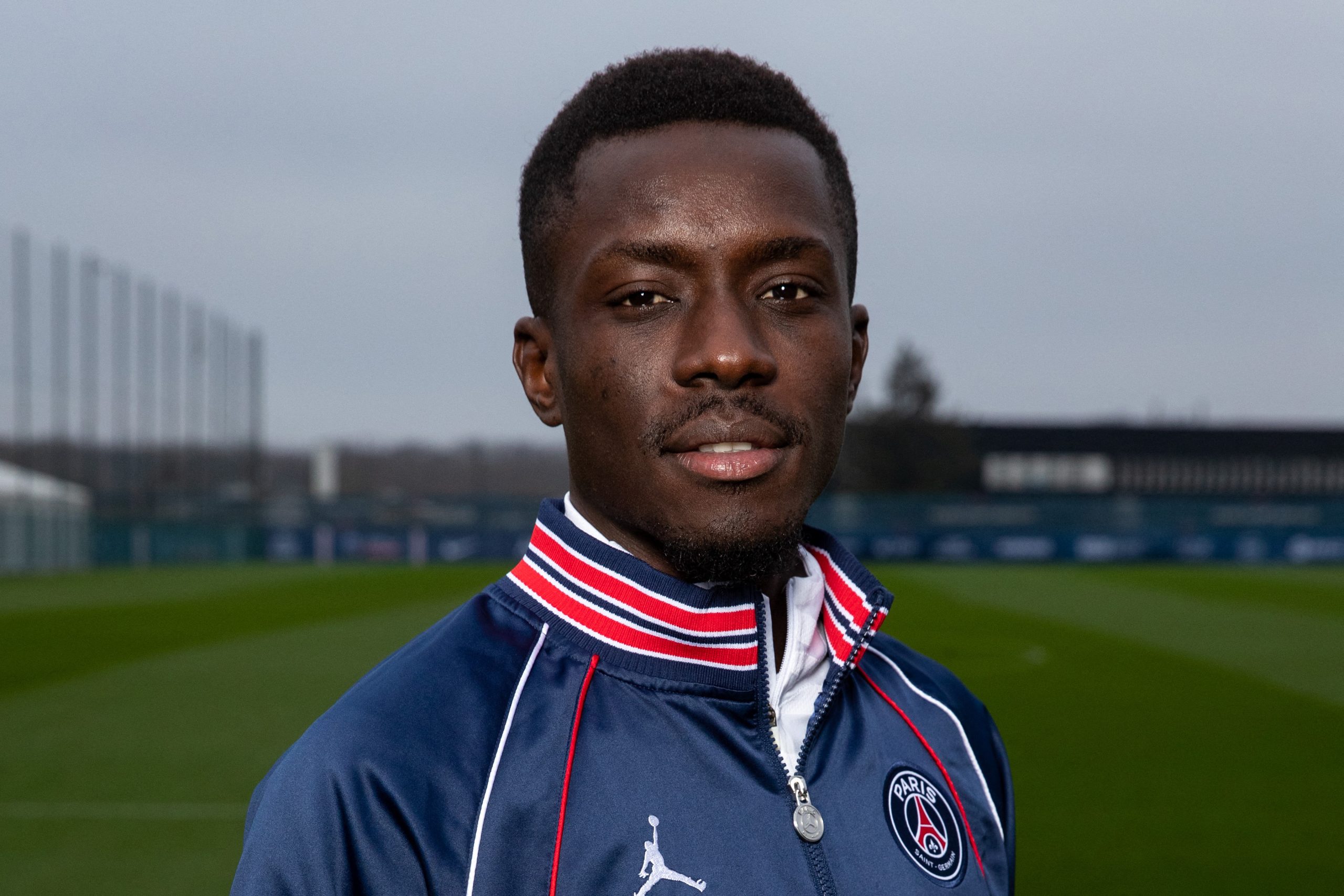 Gueye tornou-se um “herói” no Senegal depois de se recusar a vestir a camisola do PSG com as cores LGTBI+