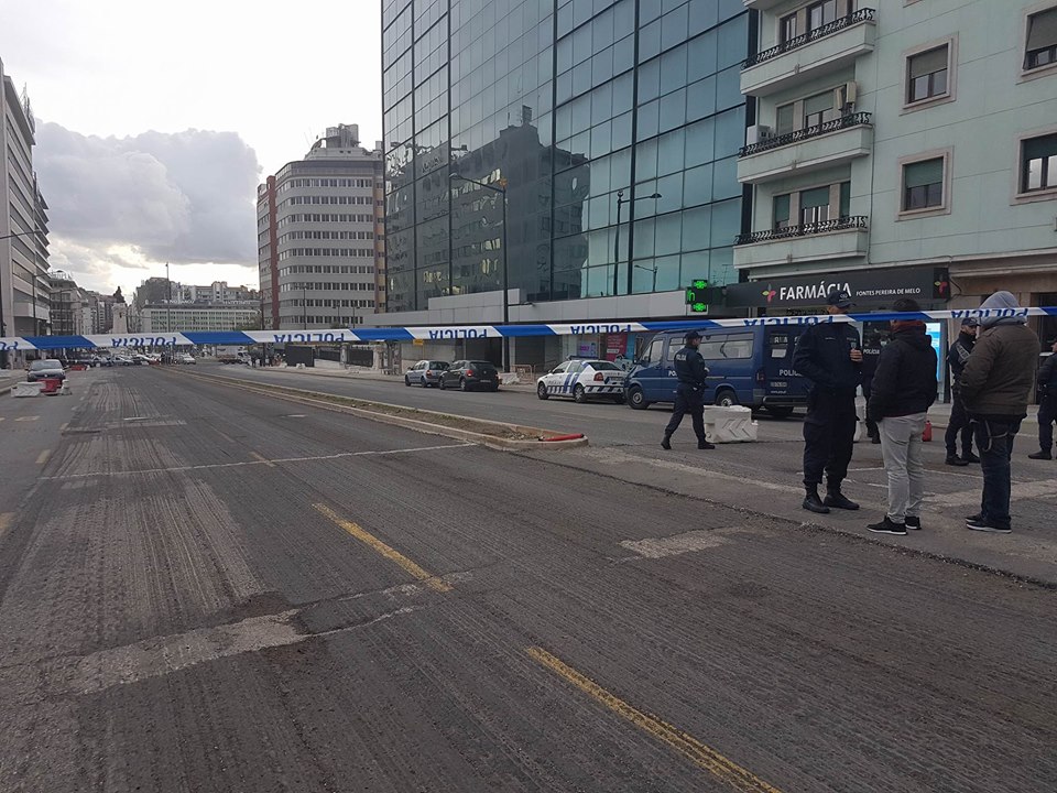 Falsa ameaça de bomba leva ao corte da Avenida Fontes Pereira de Melo, em Lisboa