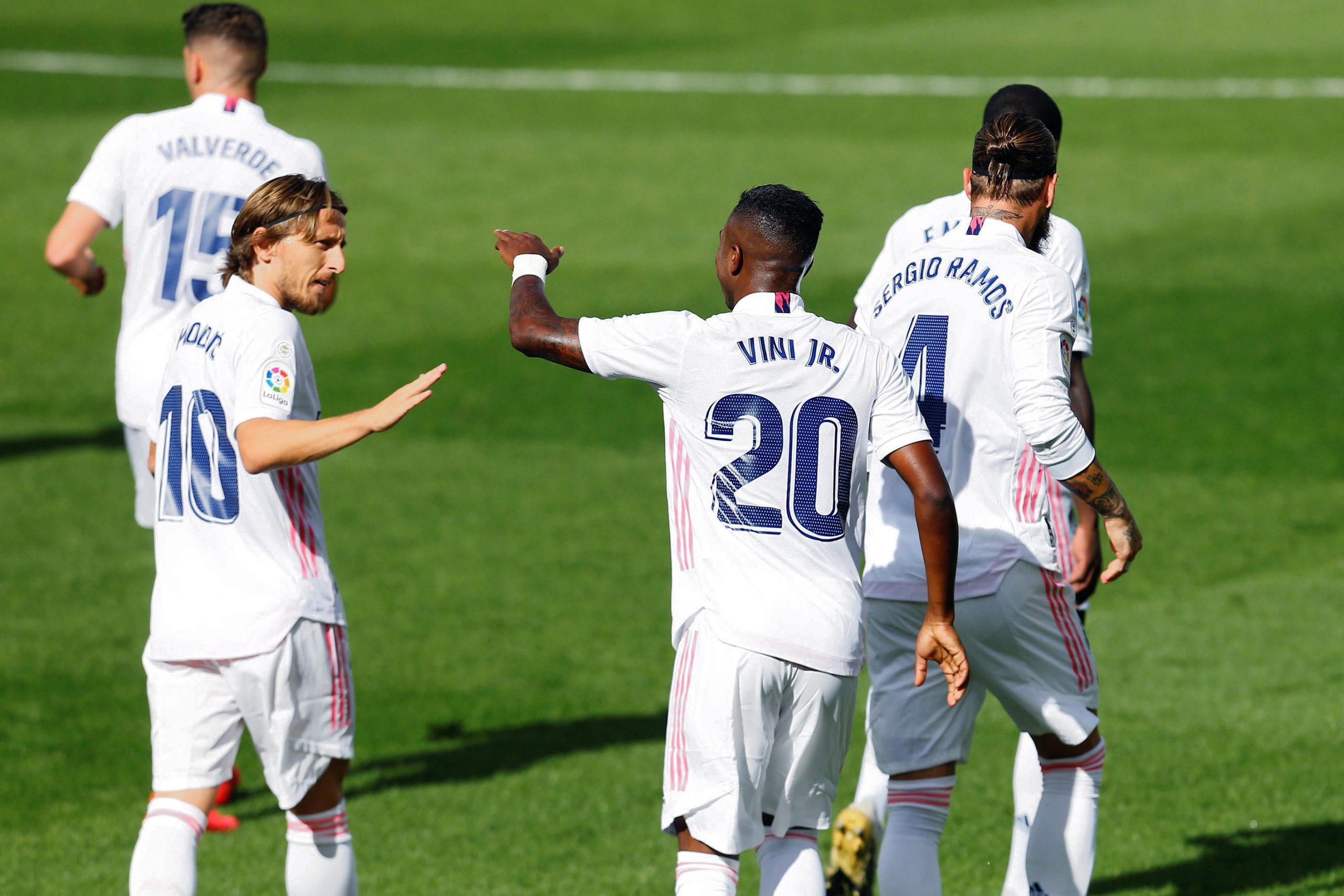 Real Madrid bate Levante por 2-0 com golos de Vinícius Júnior e Benzema