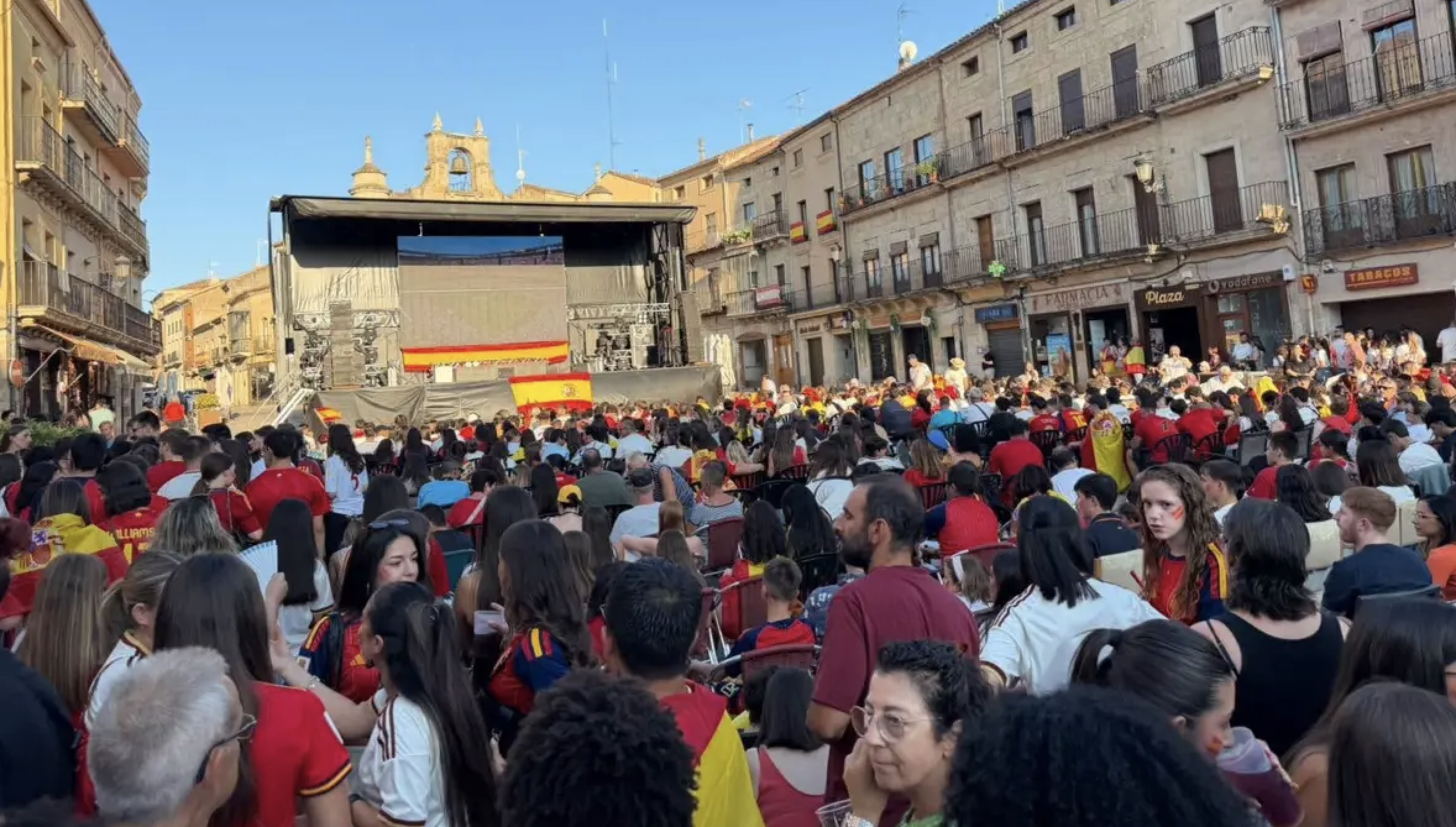 Tragédia marca festejos do Mundial: rapaz de 13 anos morre após colapso de fonte em Espanha