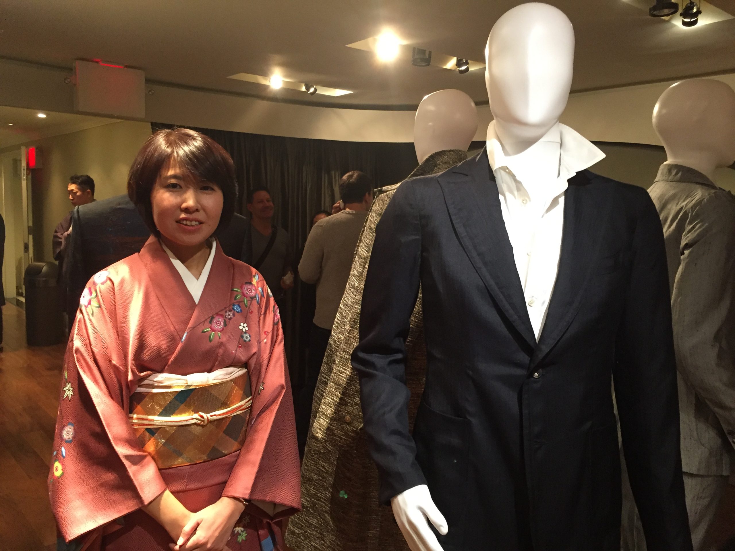 Hiromi Asai quer salvar os quimonos. Está a fazê-lo com fatos que podiam custar 30 mil dólares