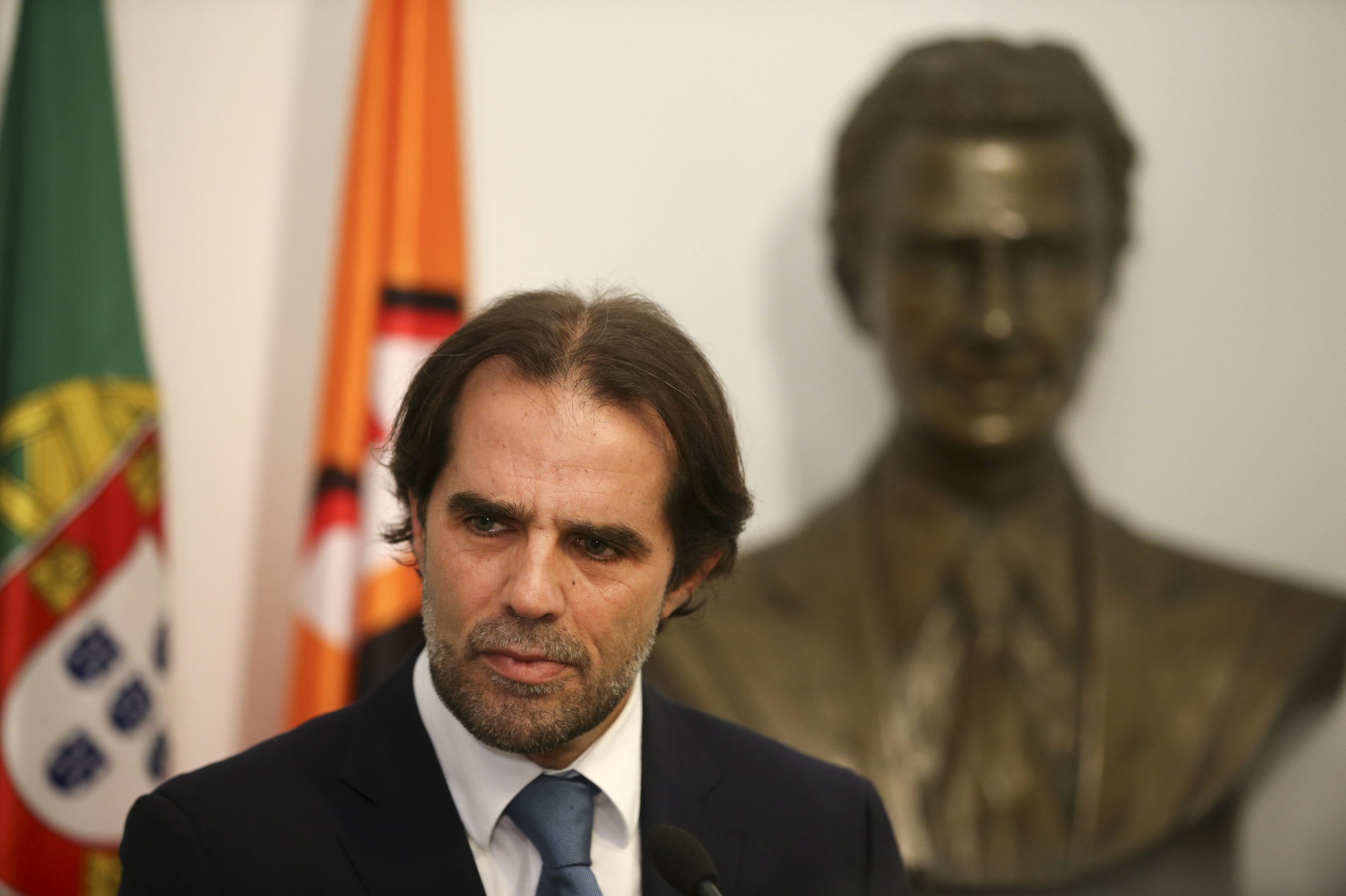 Madeira explica como vai usar “expedientes” da autonomia para não aplicar novo imposto sobre imóveis