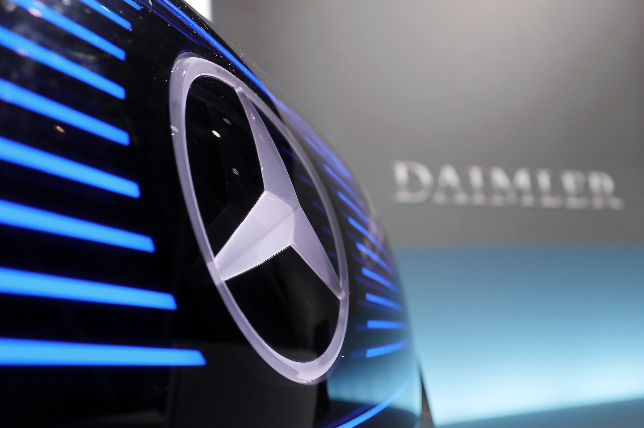 Daimler “não espera uma multa” da Comissão Europeia sobre alegado cartel