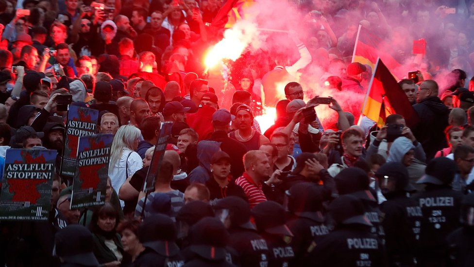 Homem condenado a cinco anos de prisão por fazer saudação nazi