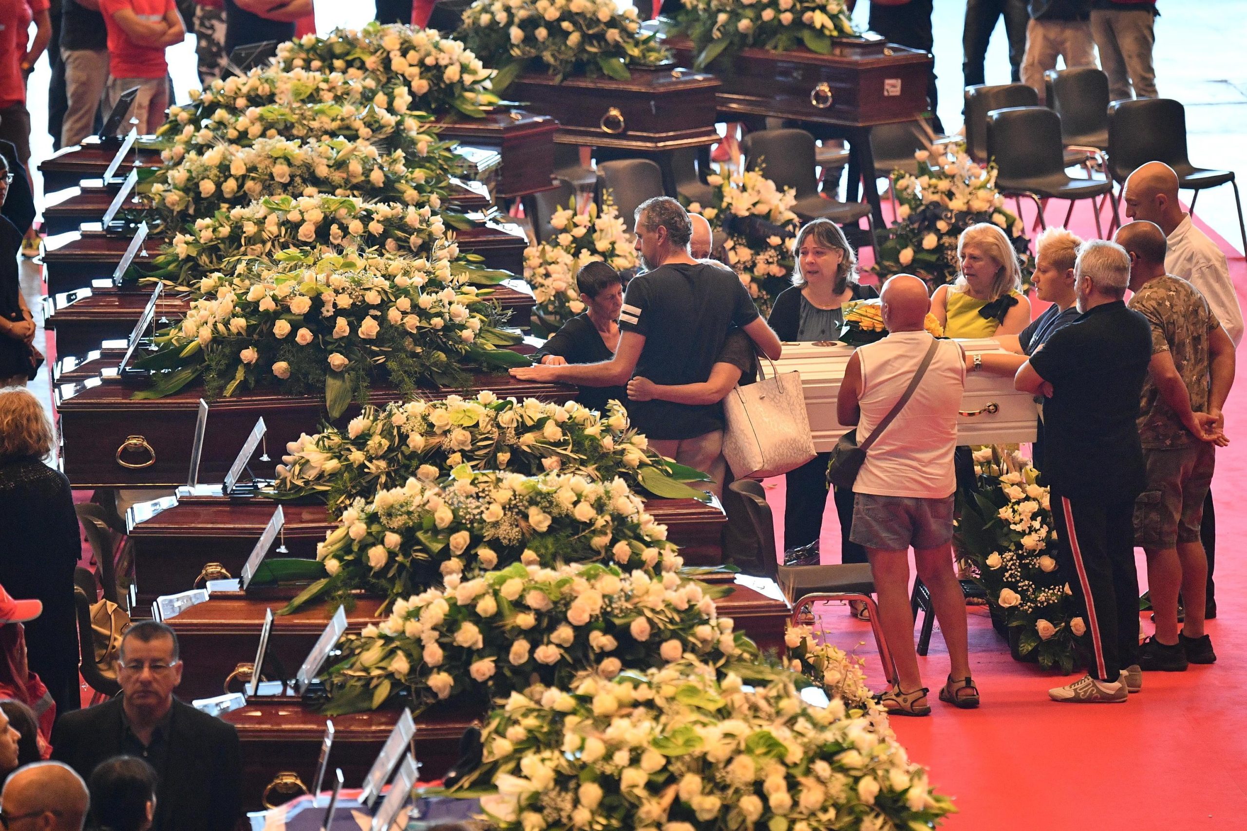 Morte de ferido grave eleva para 43 vítimas da queda de viaduto em Génova