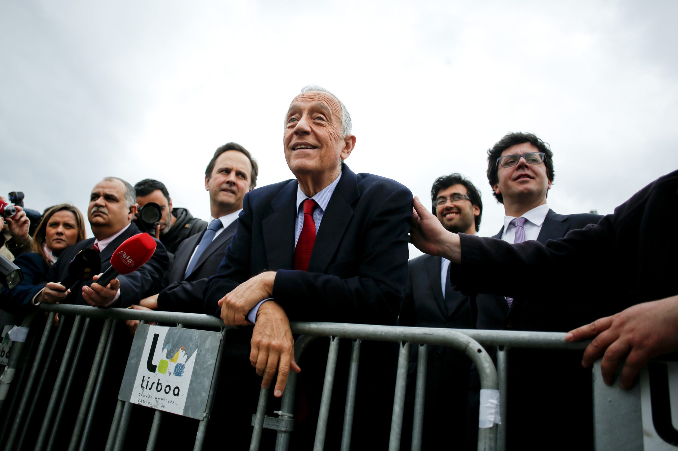 Amanhã é dia de Taça e joga o Braga. Marcelo, o invasor de campo, é agora Marcelo, o presidente
