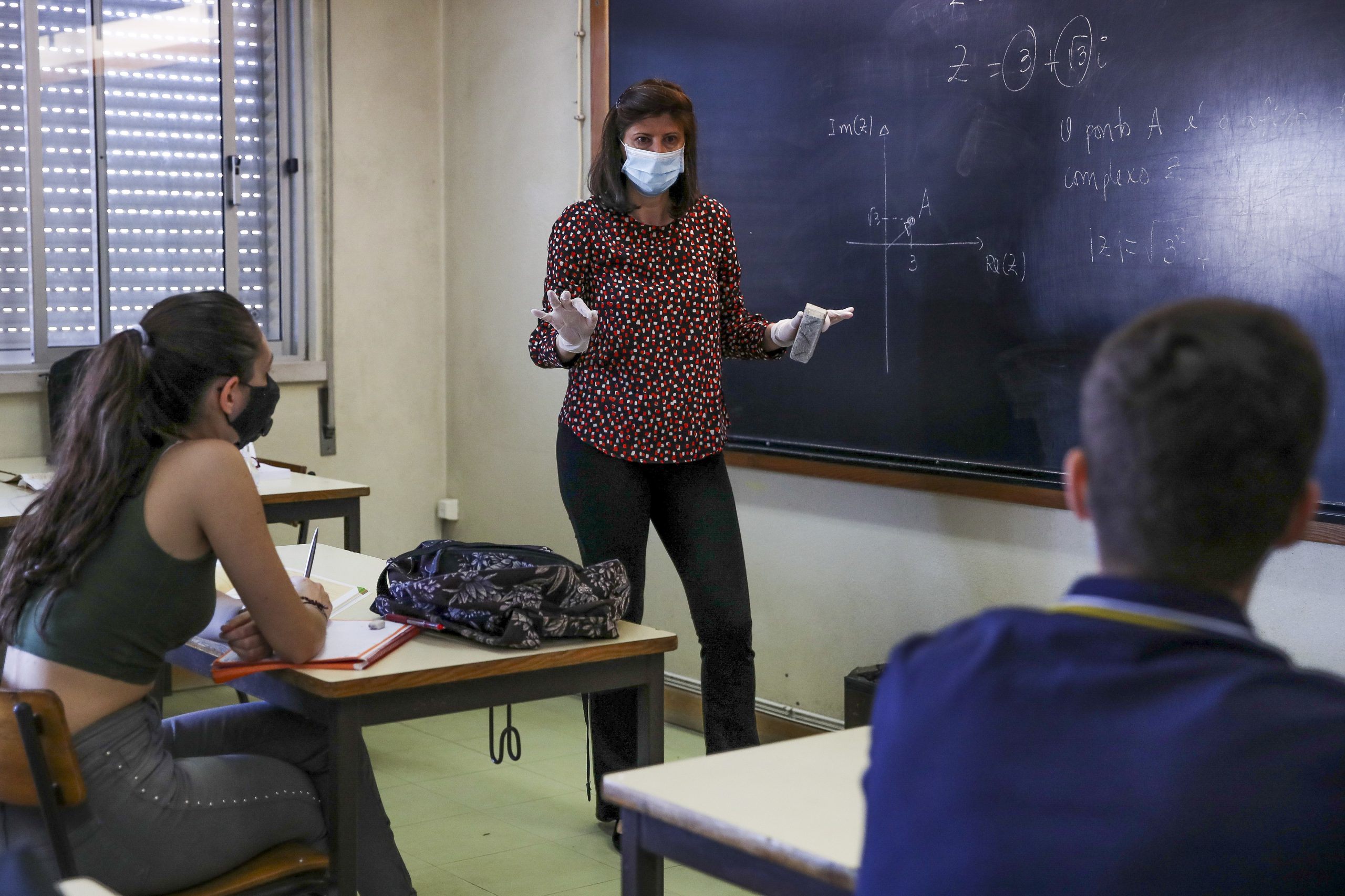 Covid-19: Alunos voltam às aulas no Seixal com consciência de que “muita coisa vai mudar”
