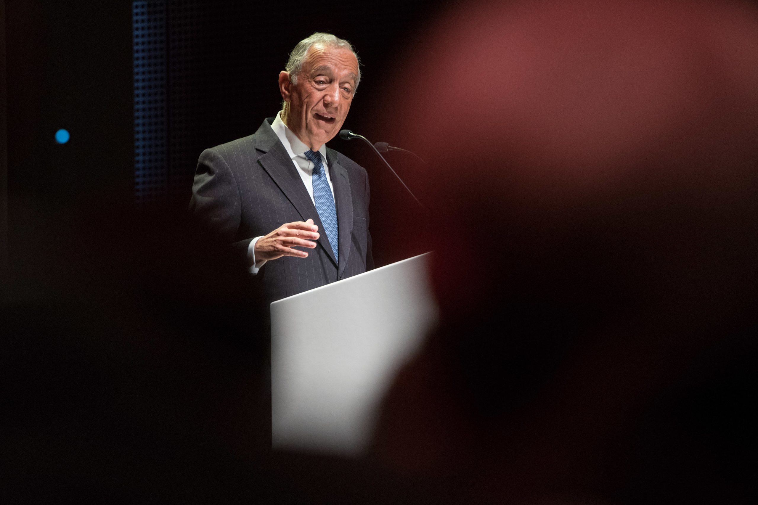 Marcelo diz que jornal Observador não é apaixonado pela sua coabitação com o Governo