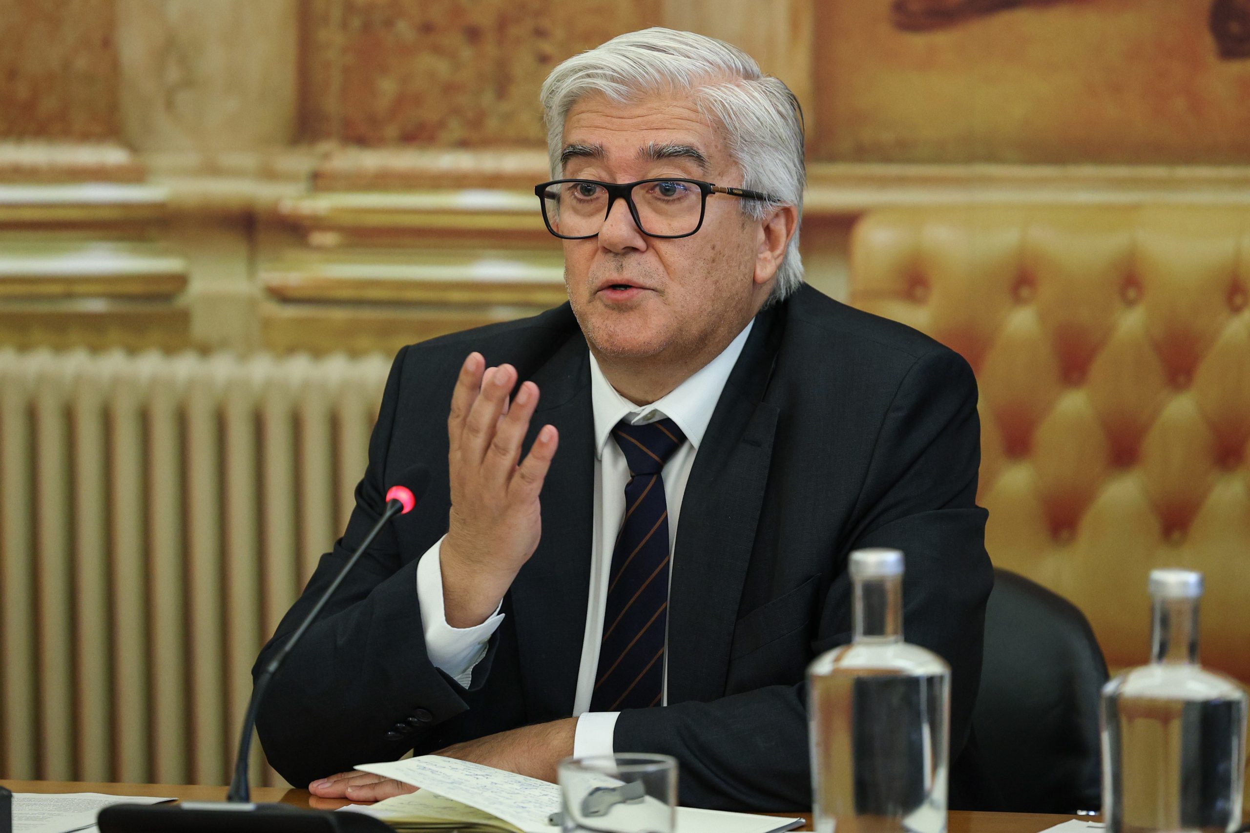 Serviços em benefício de Neeleman e Atlantic Gateway “indevidamente pagos”