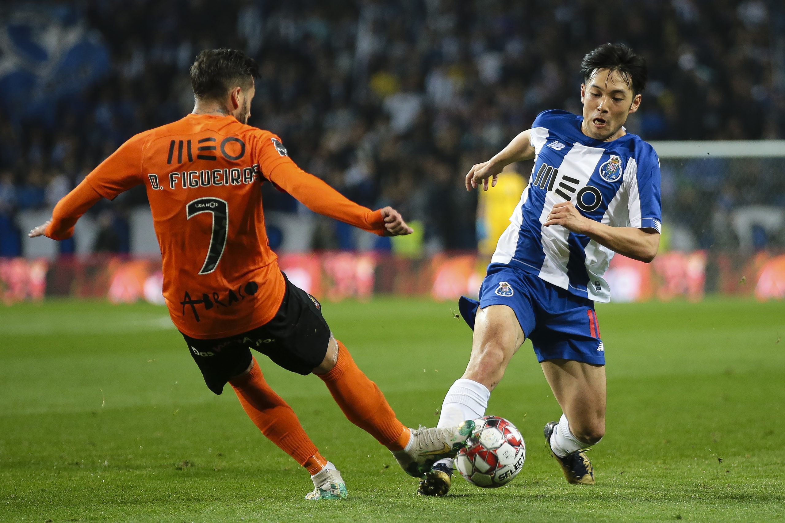 Nakajima ausente do treino do FC Porto devido a fadiga muscular