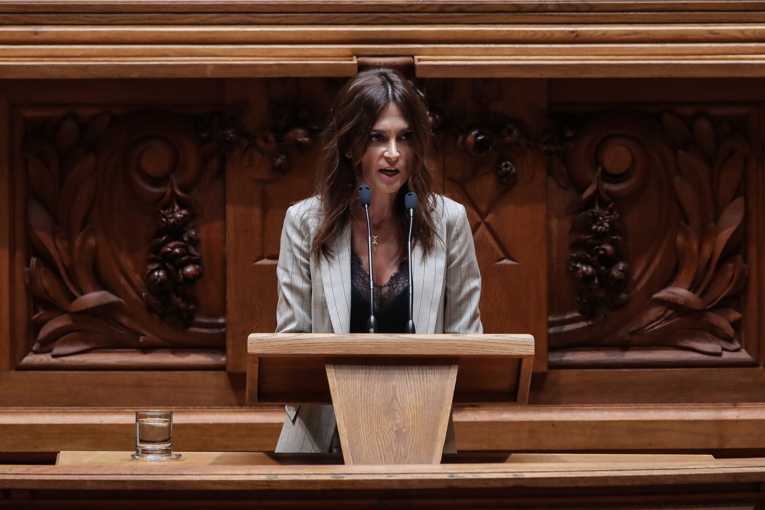 Isabel Moreira vai votar em João Ferreira. “O PS não tem candidato oficial. Mais uma vez, parece-me um erro”, critica