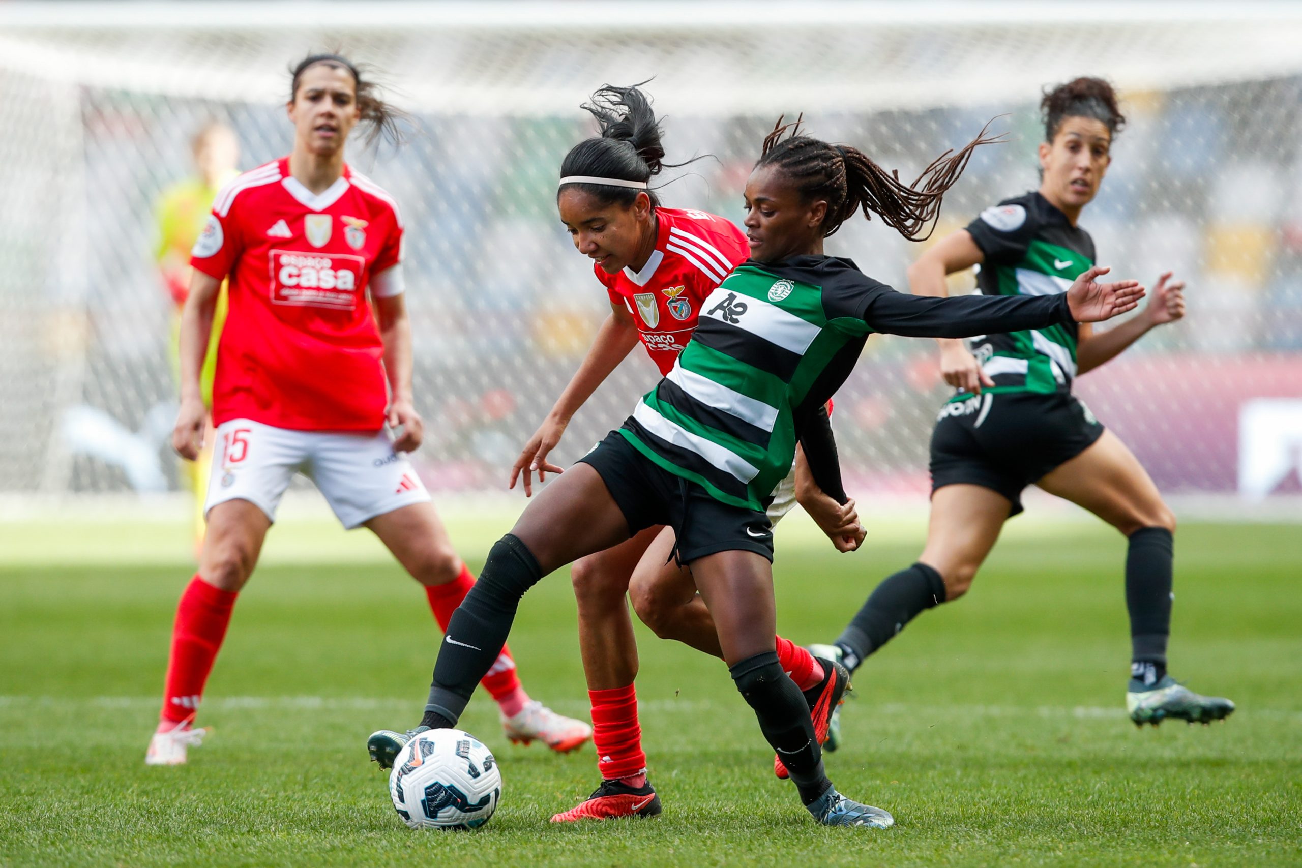 Benfica vence Sporting e conquista Taça da Liga feminina pela quinta vez