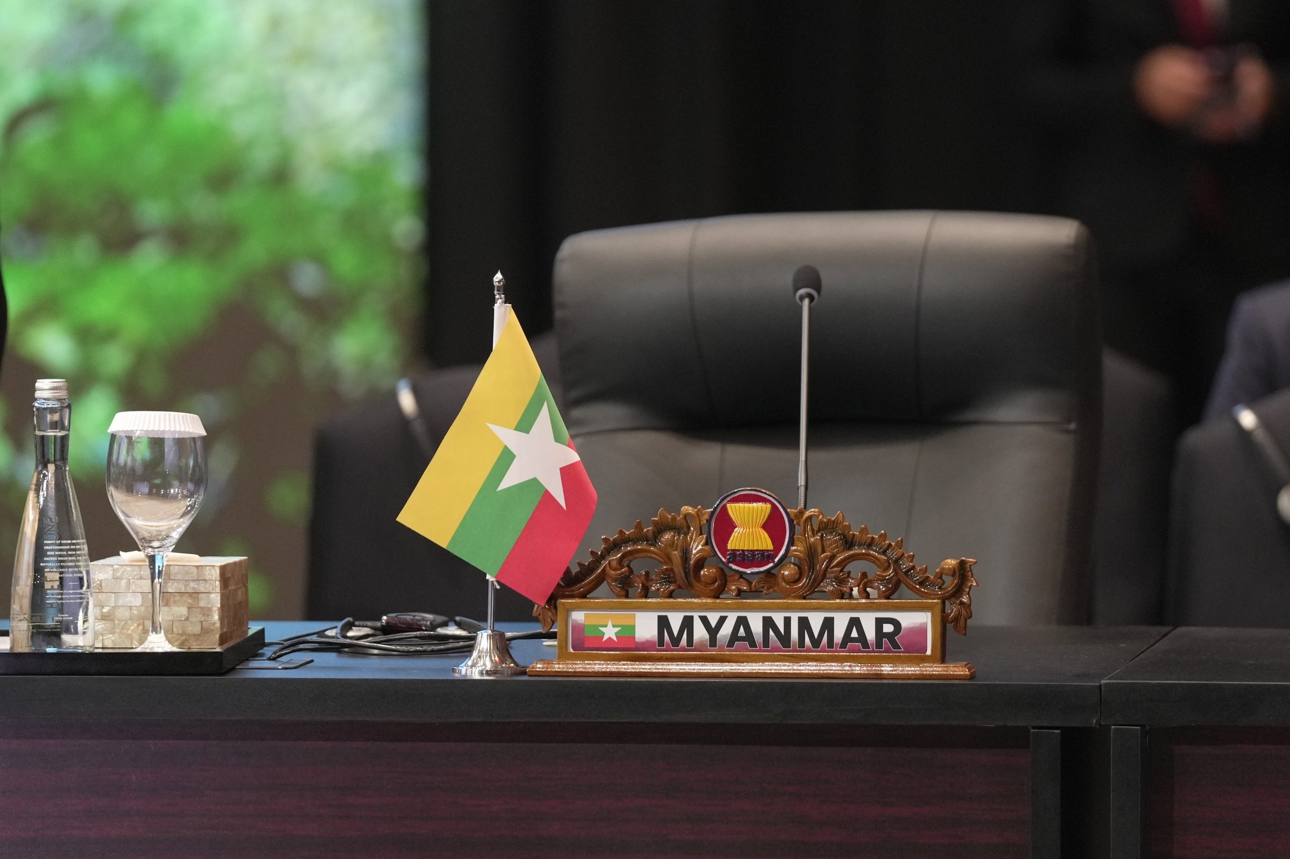 Myanmar vai às urnas em clima de conflito e contestação
