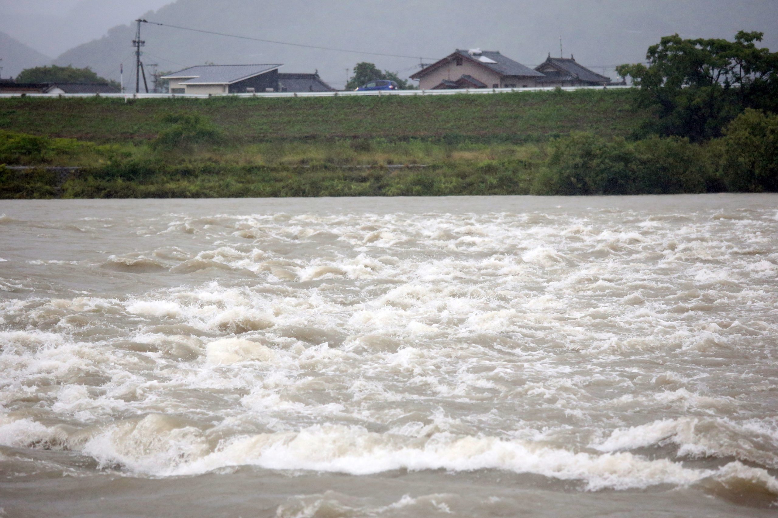 Chuvas torrenciais obrigam à retirada de 600 mil pessoas no sudoeste do Japão