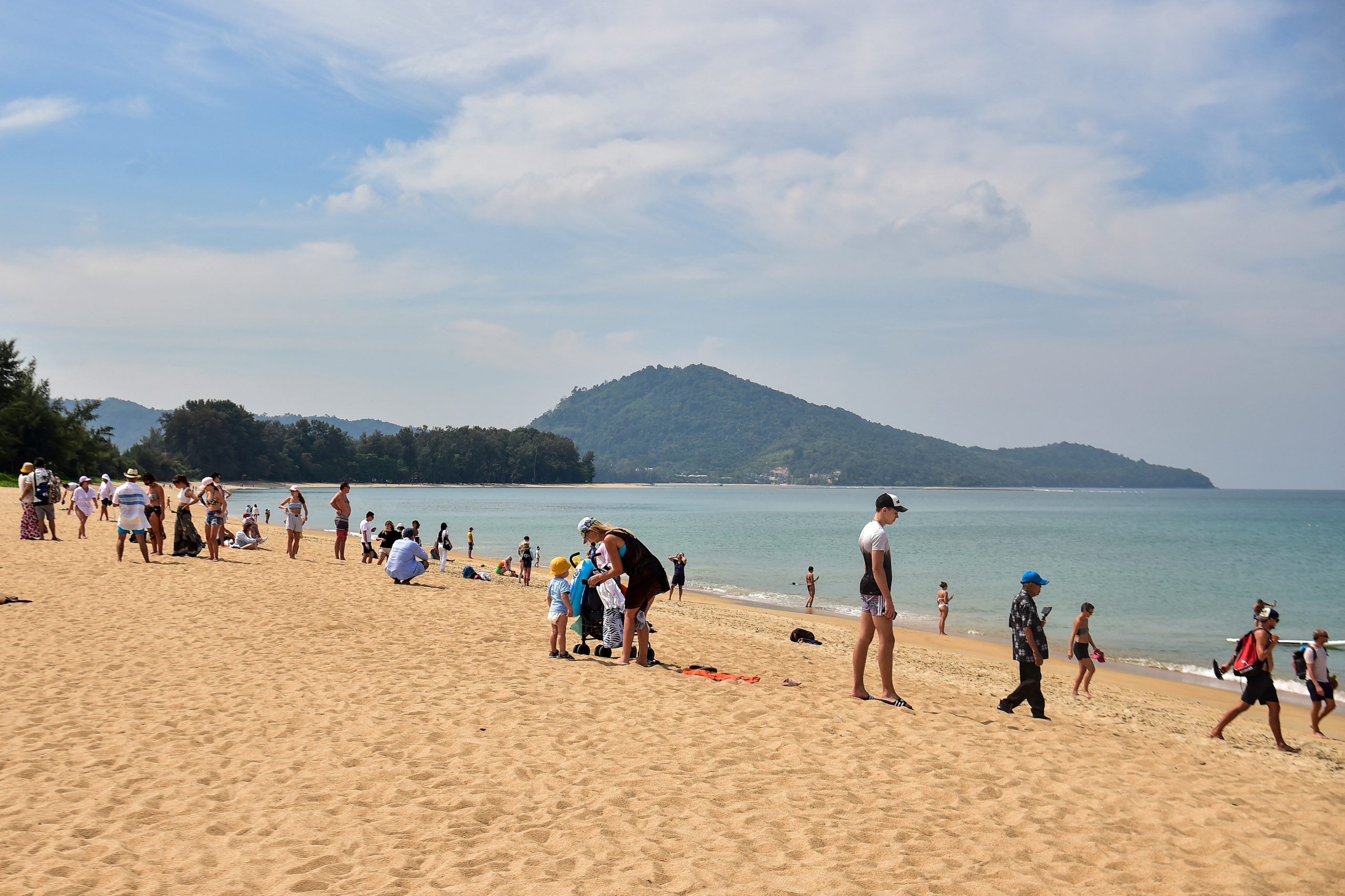 Phuket. Ilha tailandesa é refúgio para russos que não querem lutar na guerra e para os que se sentem desconfortáveis na Europa